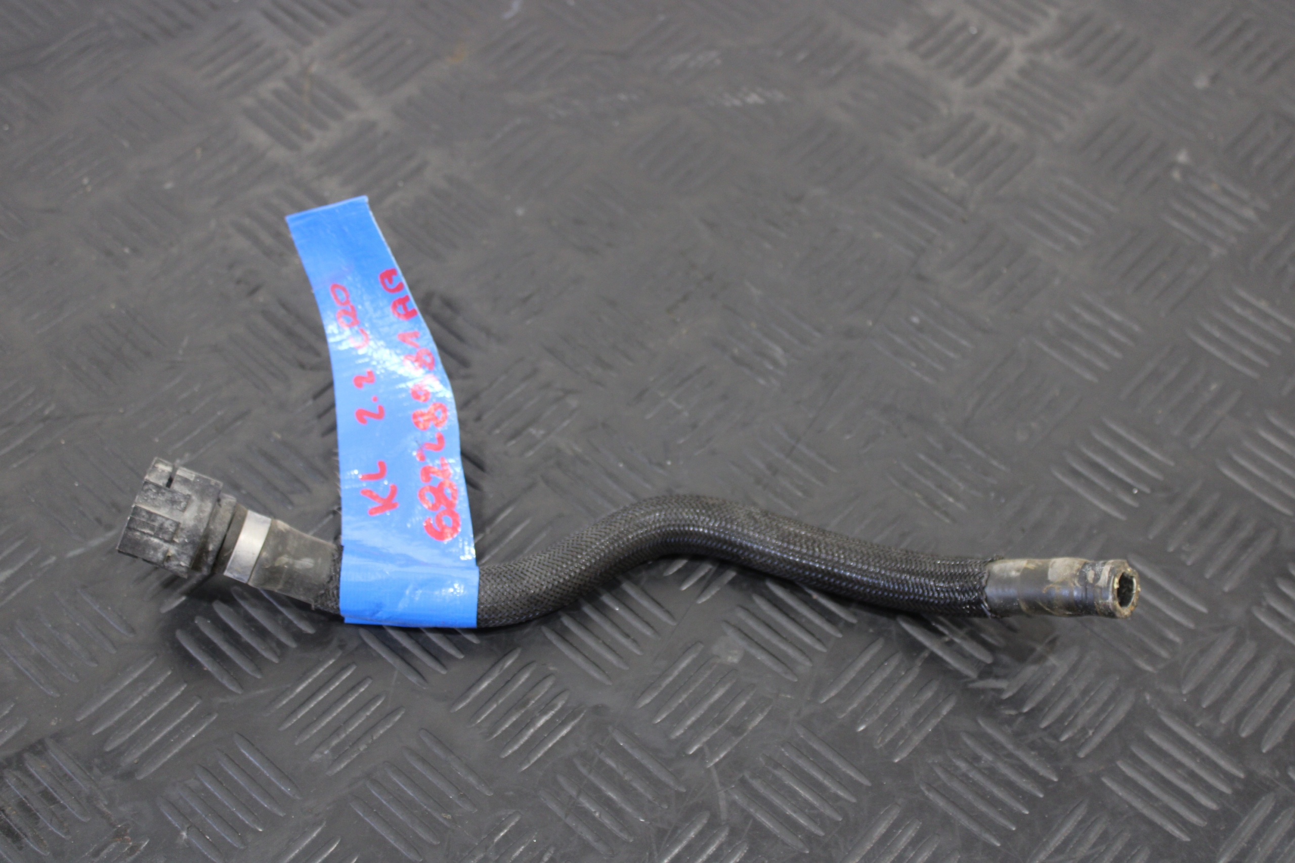 crijevo prijenos vode 68228981AA JEEP CHEROKEE KL