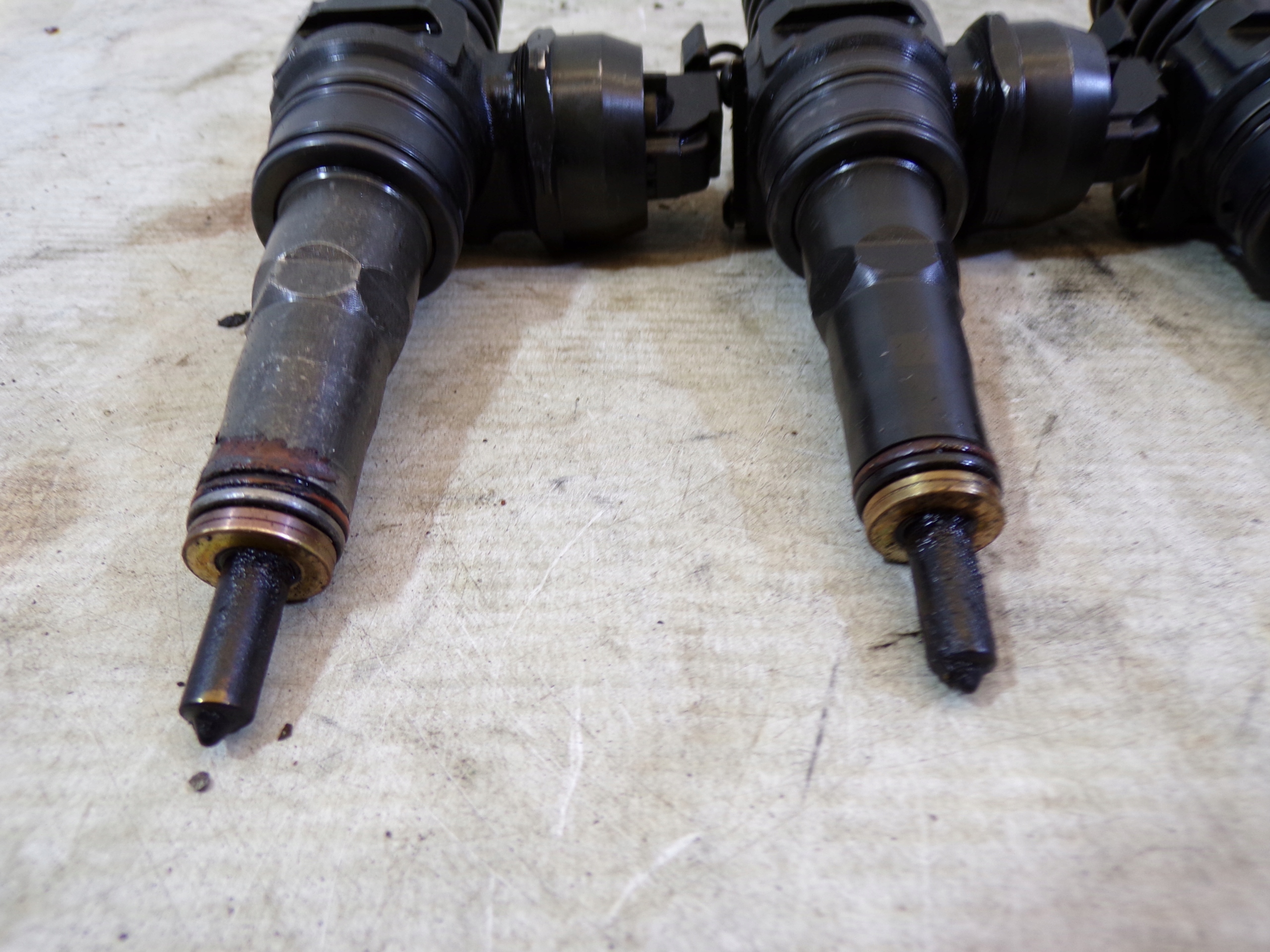 Einspritzdüsen Einspritzdüse Einspritzdüse 1.9 TDI 038130073AK (1)