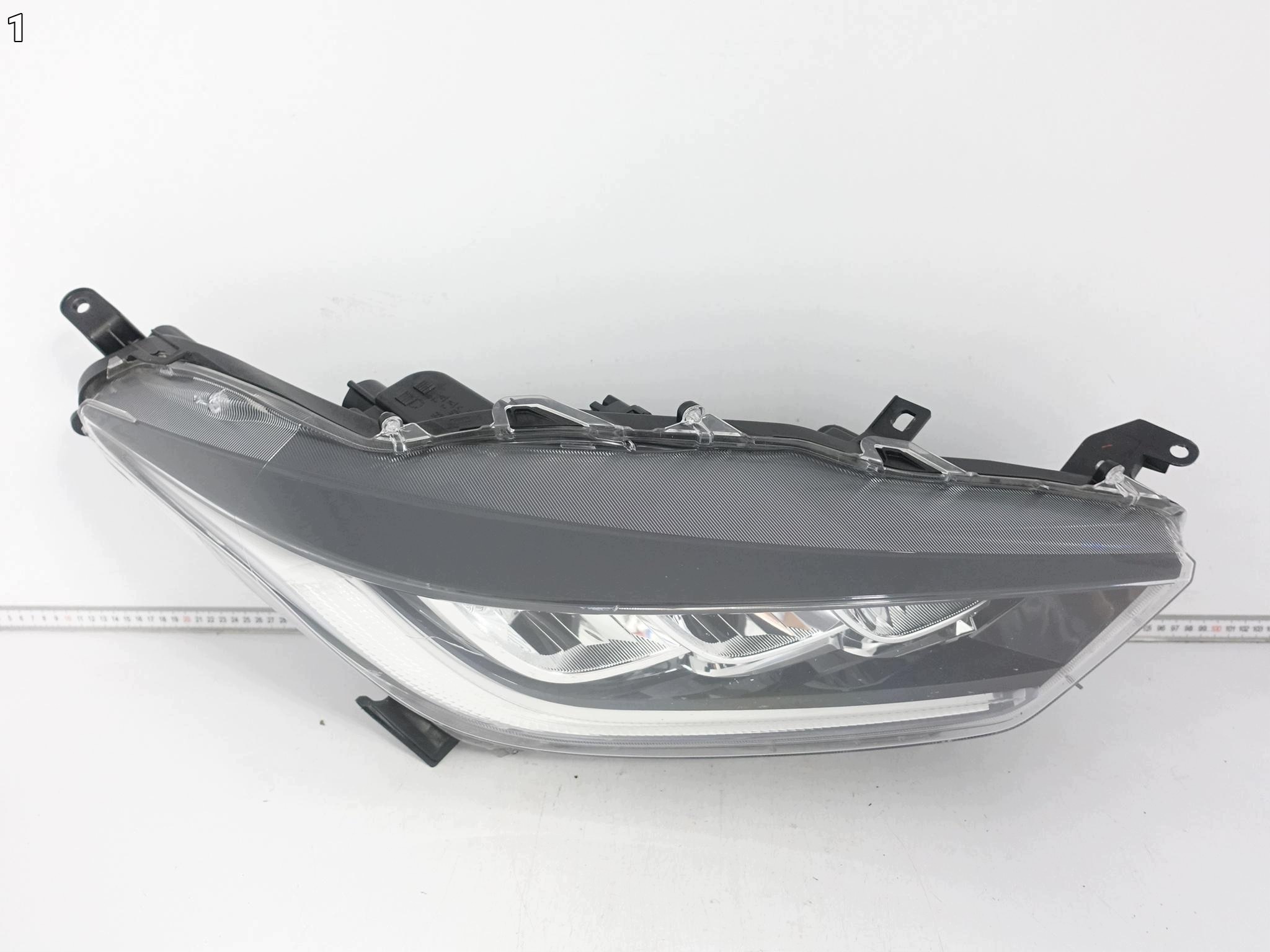 TOYOTA YARIS IV (4 GENERACJA) XP210 GR 20- light FULL LED right front EU