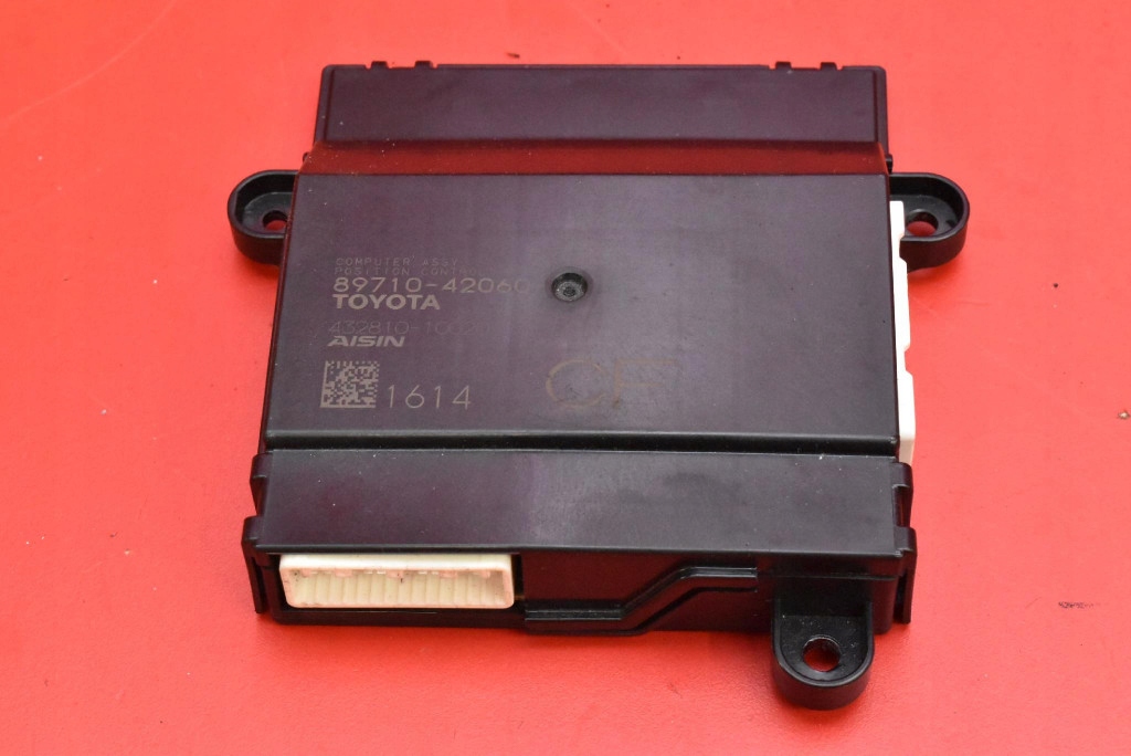 control unit module seat driver´s 89710-42060 TOYOTA BZ4X 22