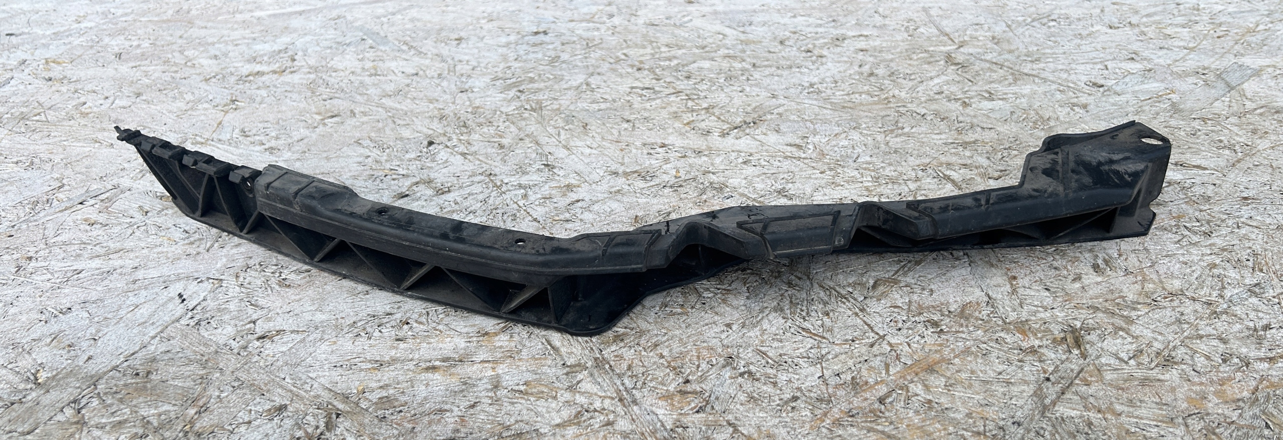 bumper bracket right front SKODA OCTAVIA II 1Z0807184B