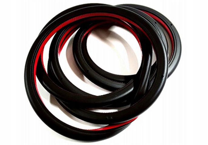 ZEWNETRZNA USZCZELKA DRZWI AUDI Q5 8R0839911L Part number 8R0839911L