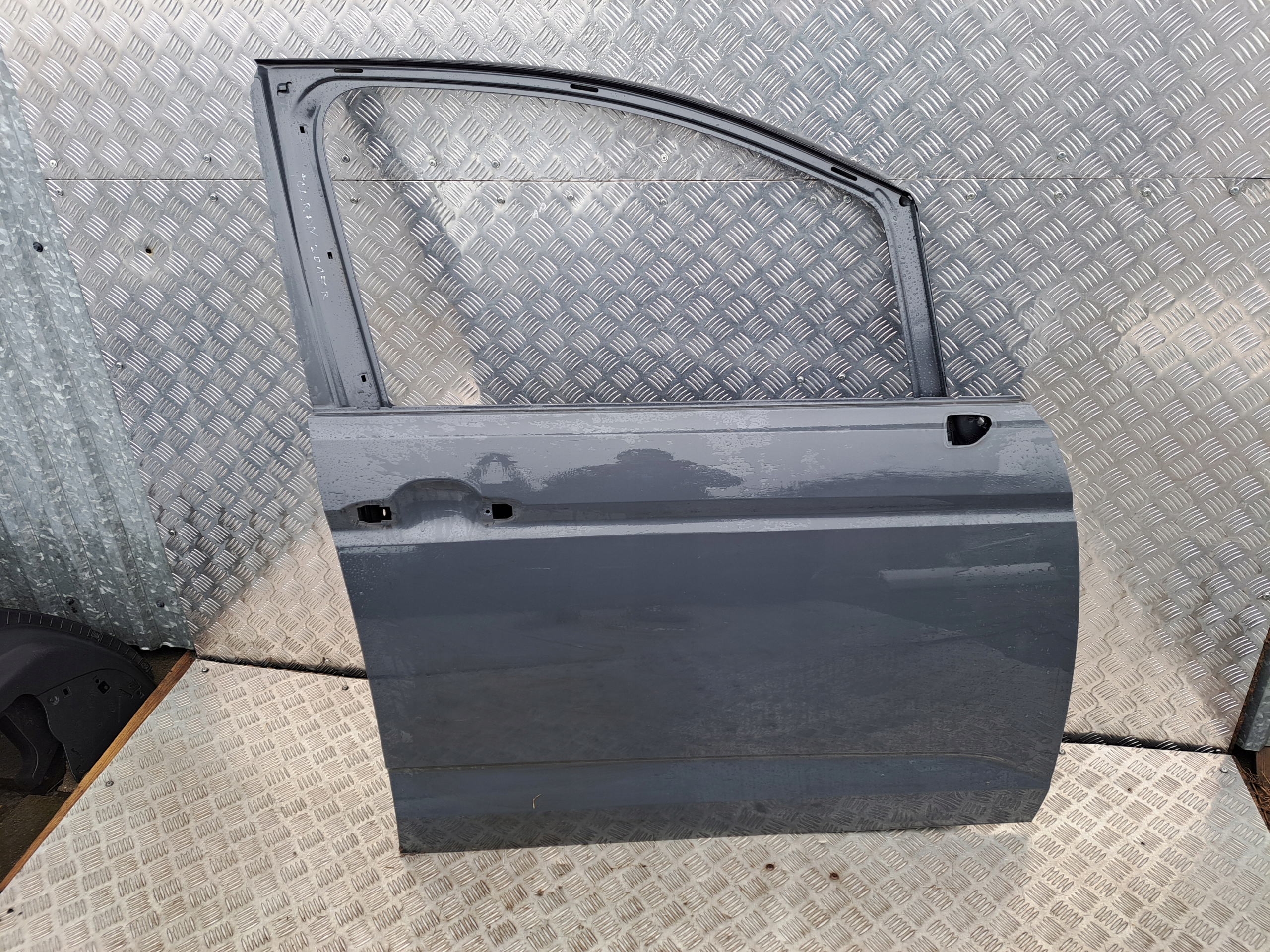 VW TOURAN 5TA DRZWI PRAWE PRZÓD Numer katalogowy części 1T0 970