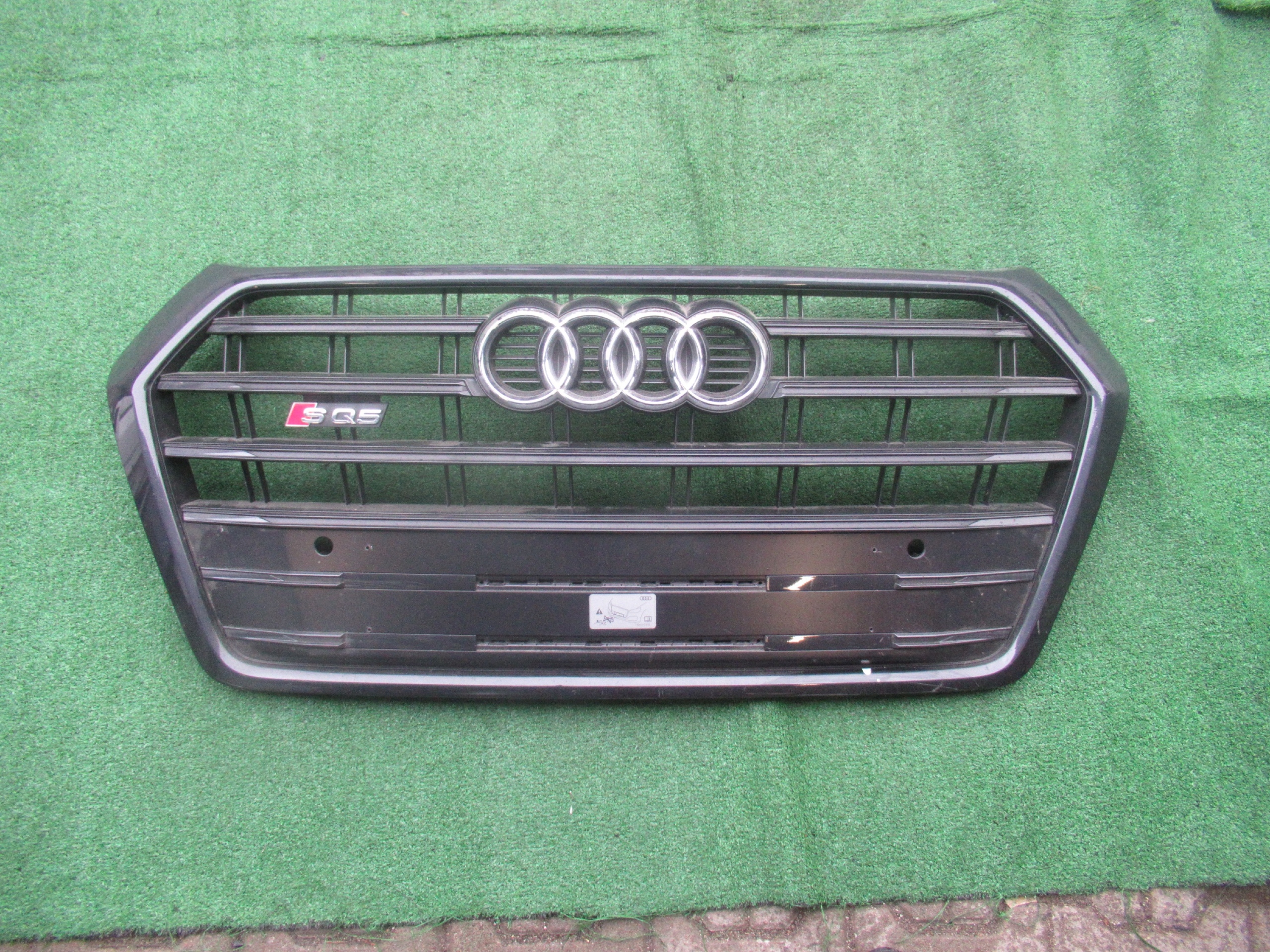 AUDI Q5 SQ5 80A 17- GRILL ATRAPA CZARNY BLACK 80A853651F 80A853651G Numer katalogowy części 80A853651F