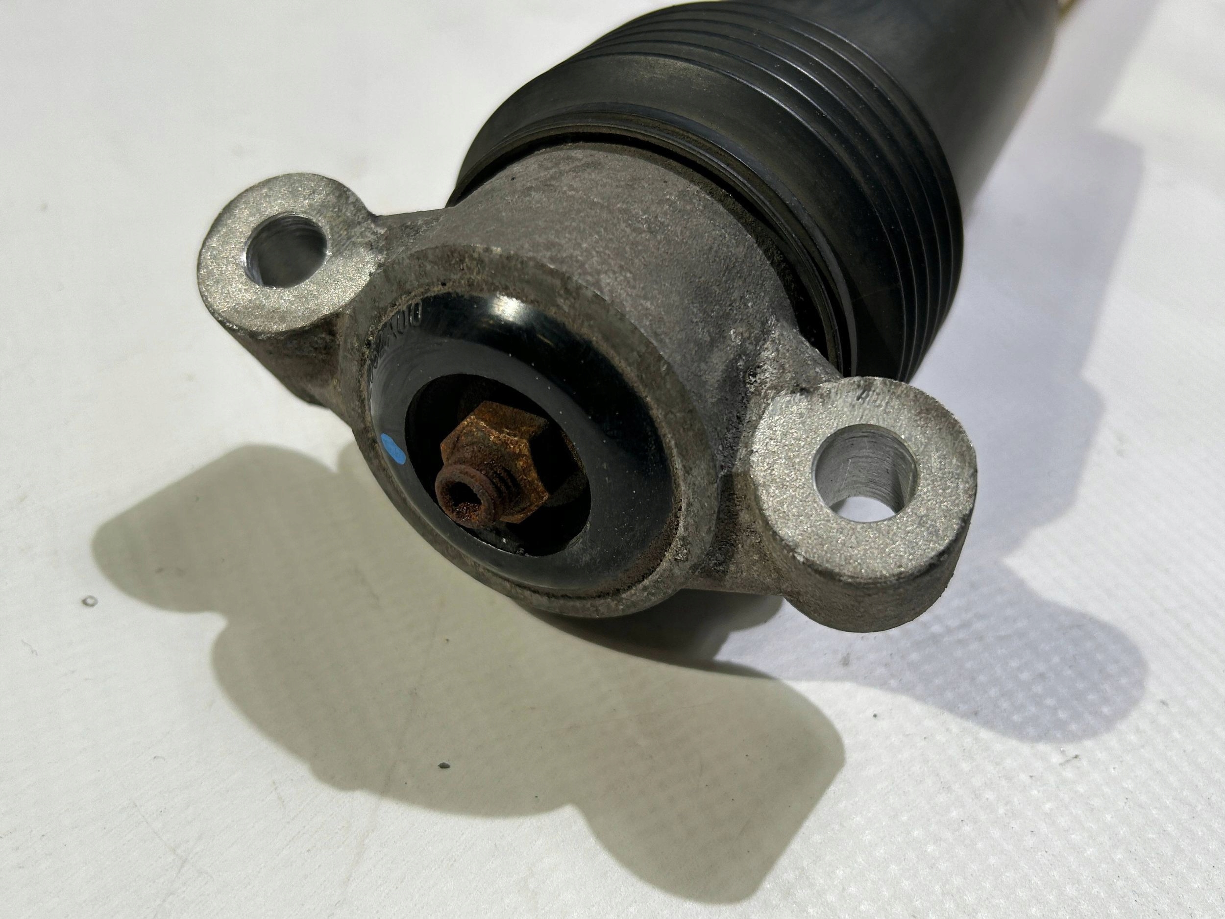 shock absorber rear part rear right left Chevrolet Corvette C7 2014r