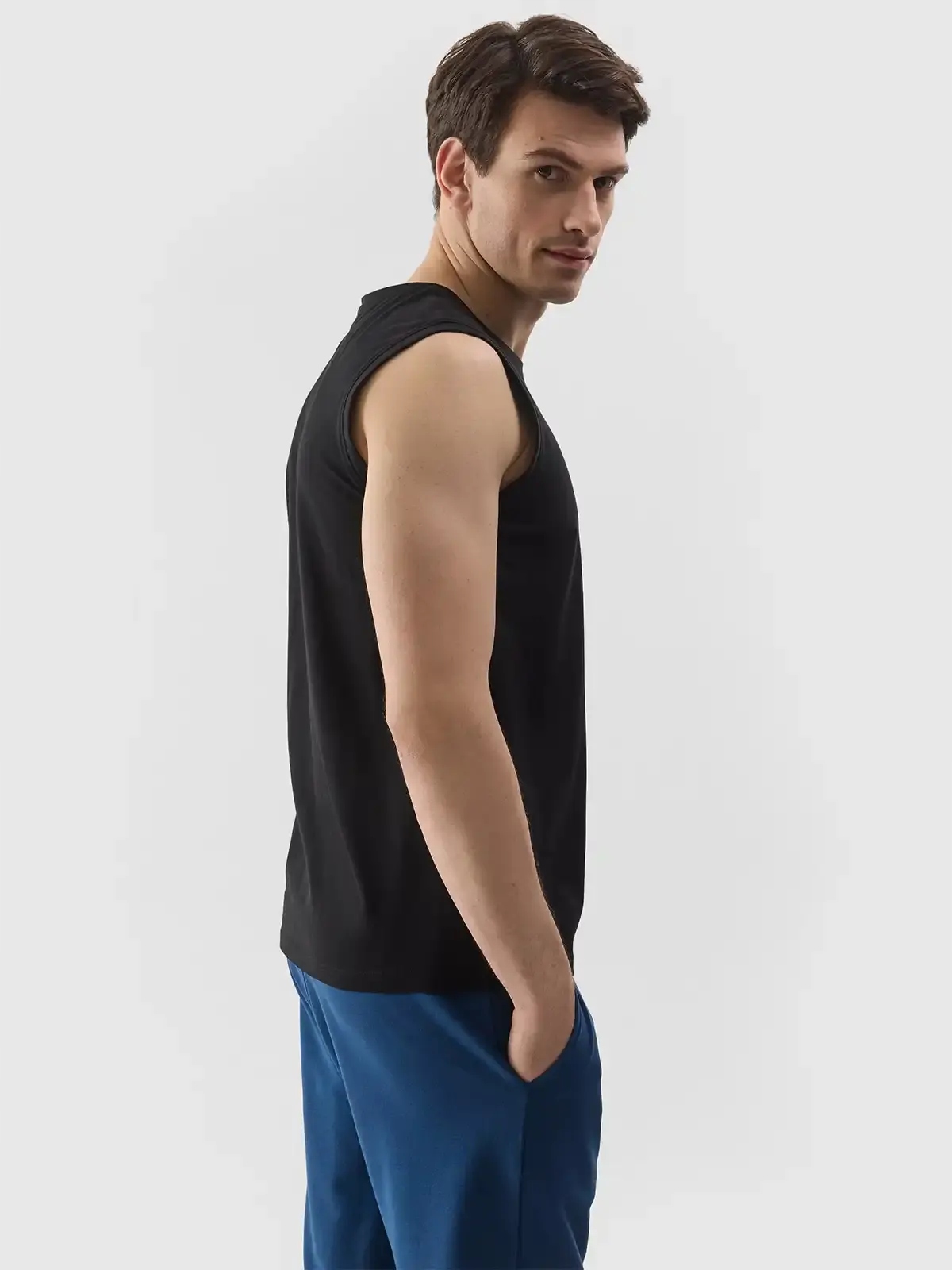 KOSZULKA MĘSKA 4F BEZ RĘKAWÓW BEZRĘKAWNIK BAWEŁNA TOP WIOSNA LATO WSS2M075 Kolor czarny