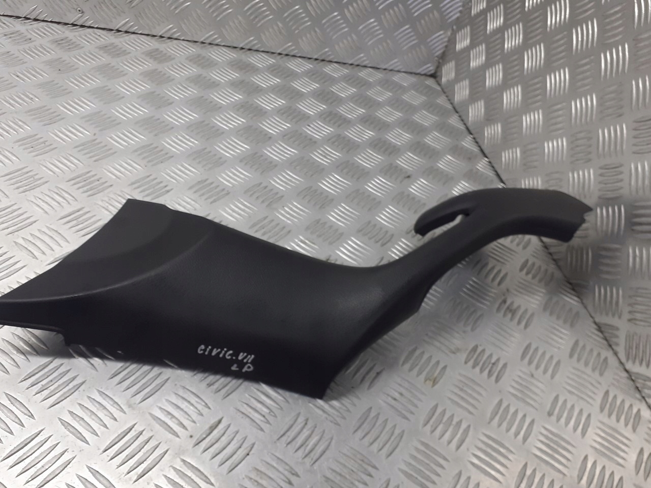 панель дверь передняя левая Honda Civic VII 1.7