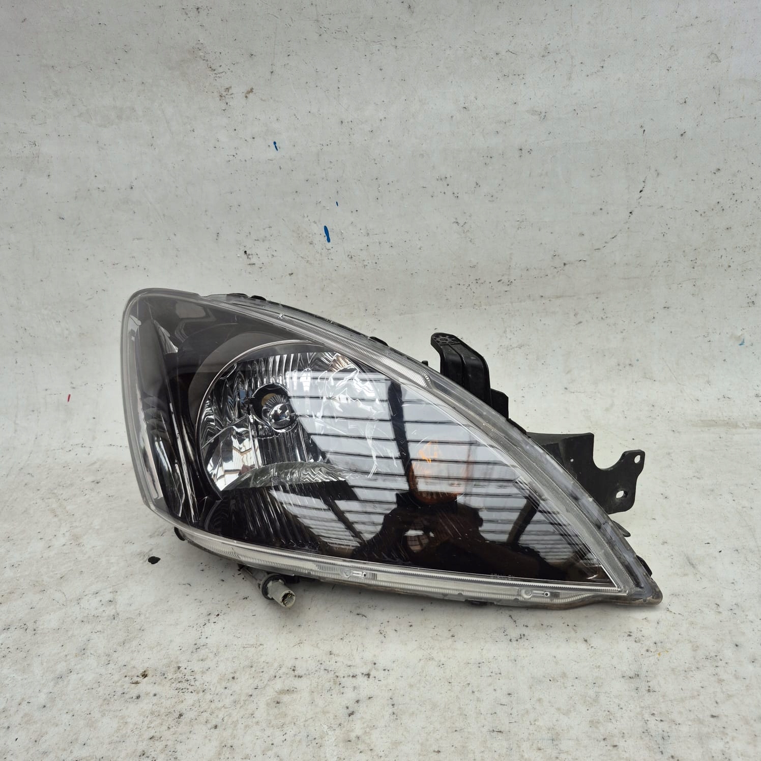 MITSUBISHI LANCER VII 7 03- light right front front CIEMNA