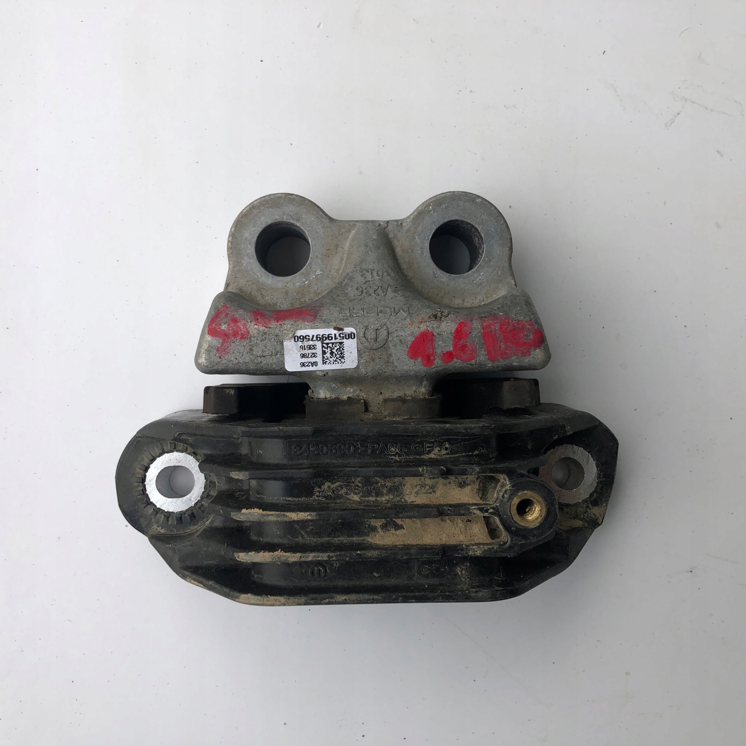 00519997560 - RENEGADE 500X ЛАПА КОРОБКА ПЕРЕДАЧ ПОДУШКА 1.6 БЕН