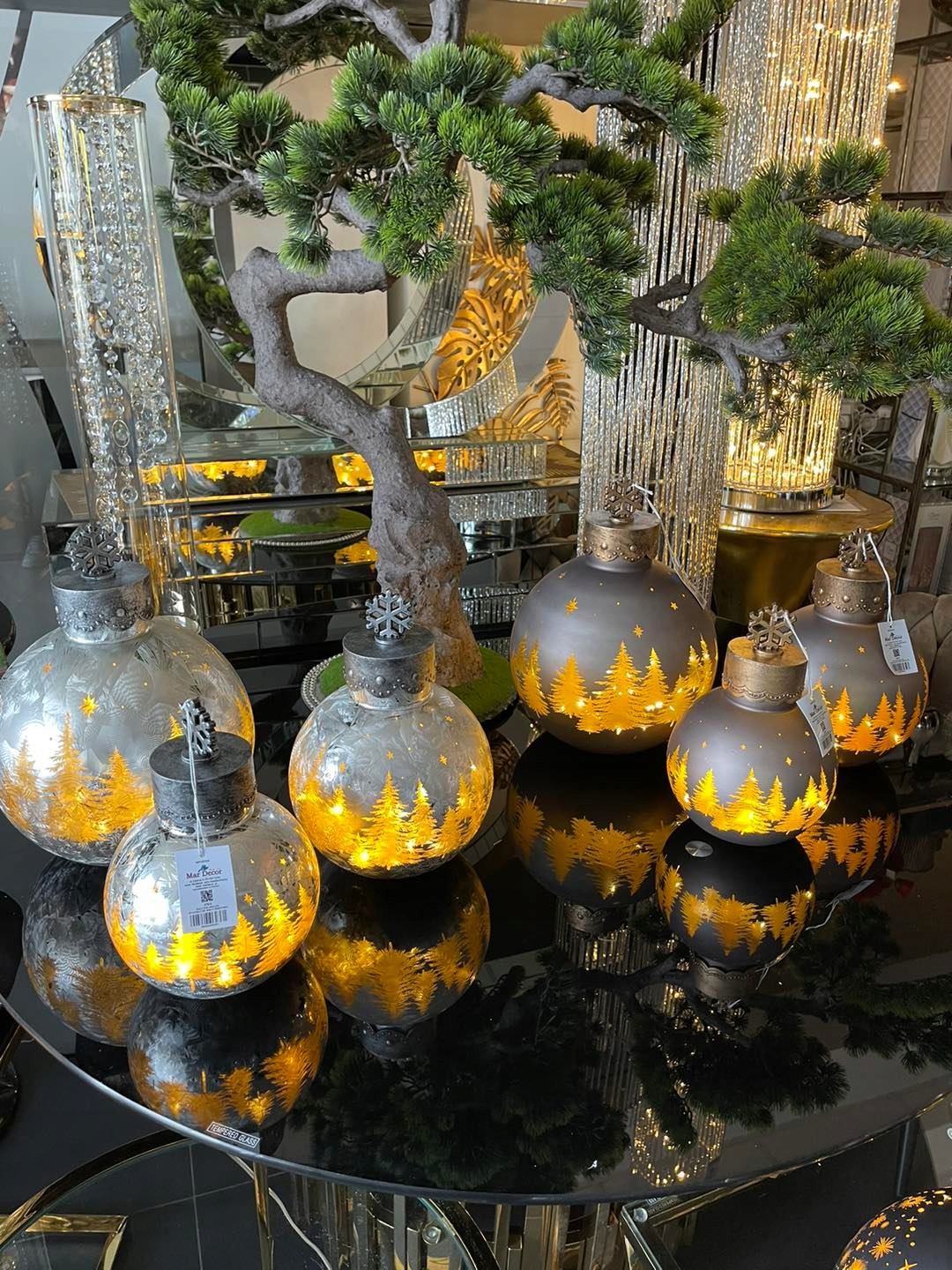 BOMBKA SZKLANA LED ŚWIECĄCA DO POSTAWIENIA DEKORACJA 26,5 CM ZŁOTA SZARA Stan opakowania oryginalne