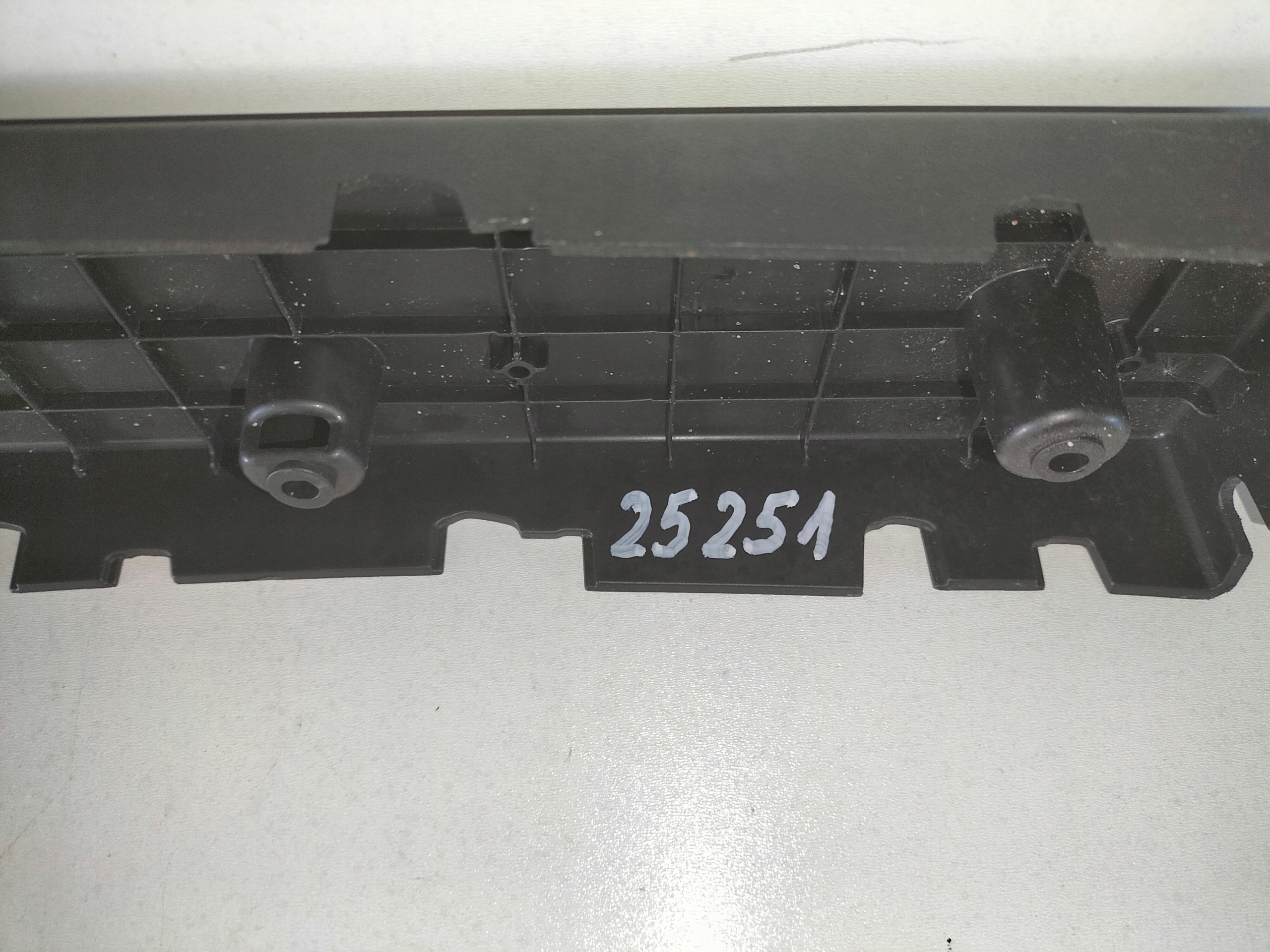 pad below tablice front HYUNDAI I30 III 20- N