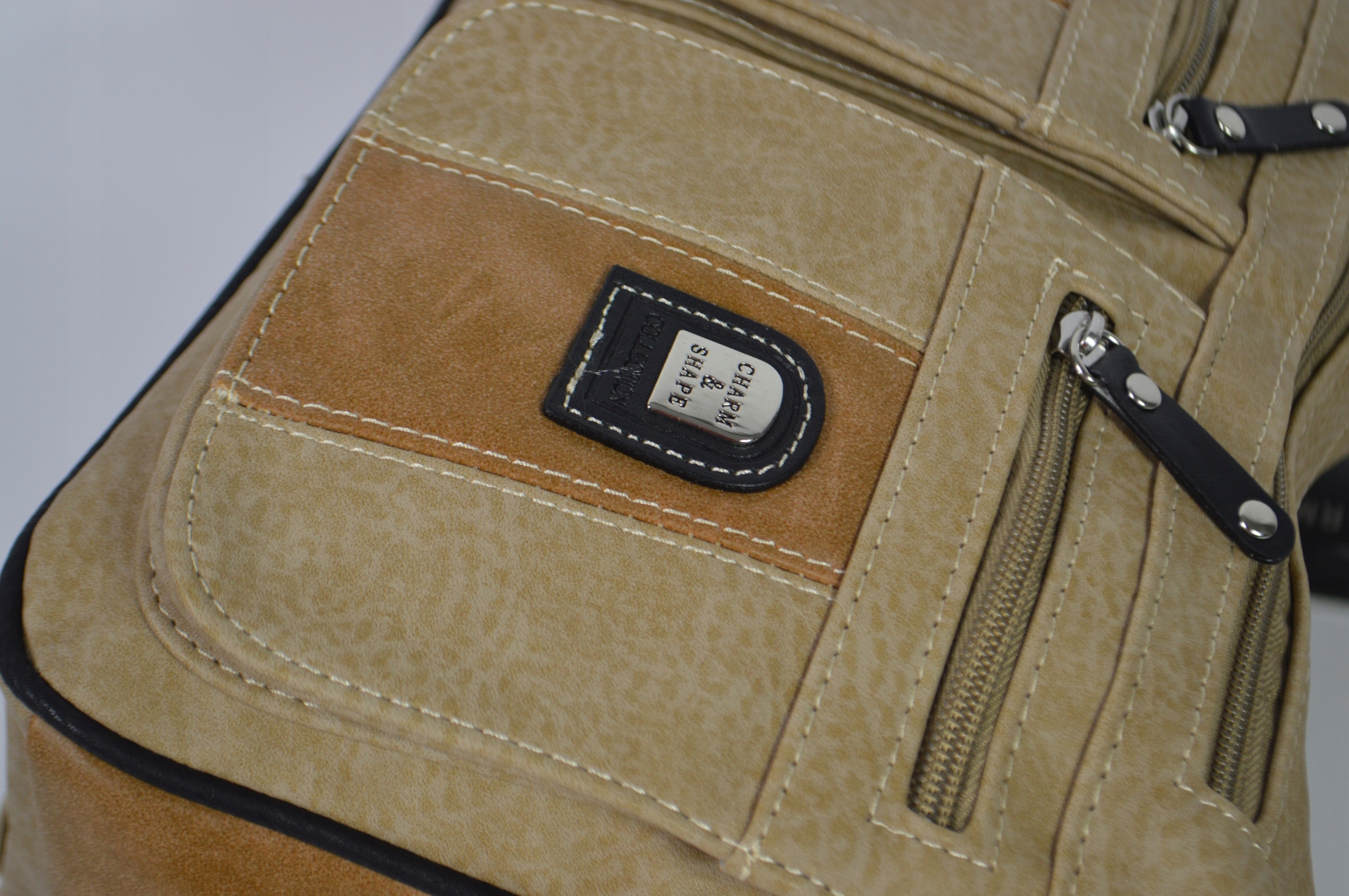 ŚREDNIA TOREBKA DAMSKA LISTONOSZKA NA RAMIĘ Płeć kobieta