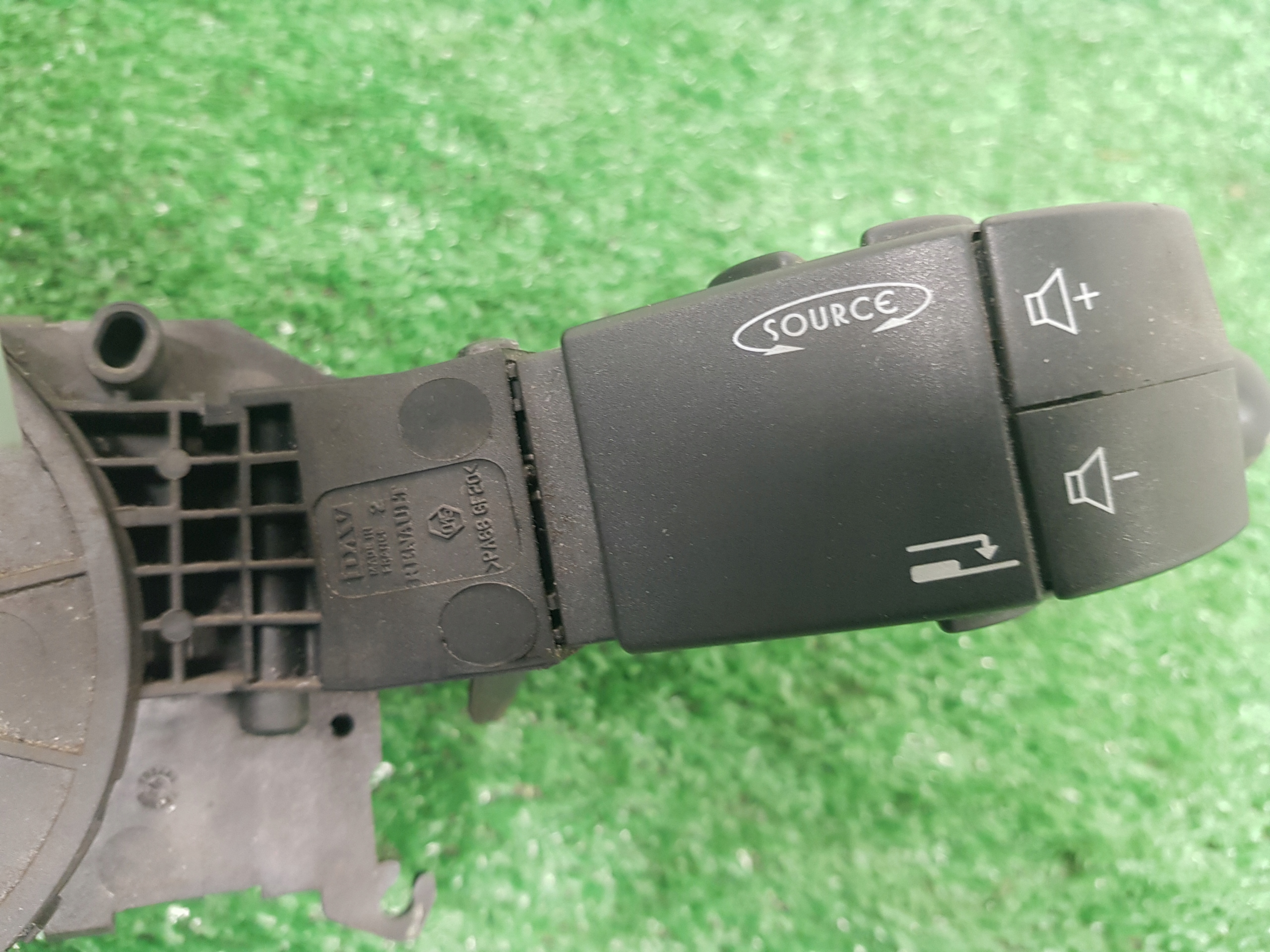 Commodo essuie glace RENAULT TRAFIC 2 8200070265