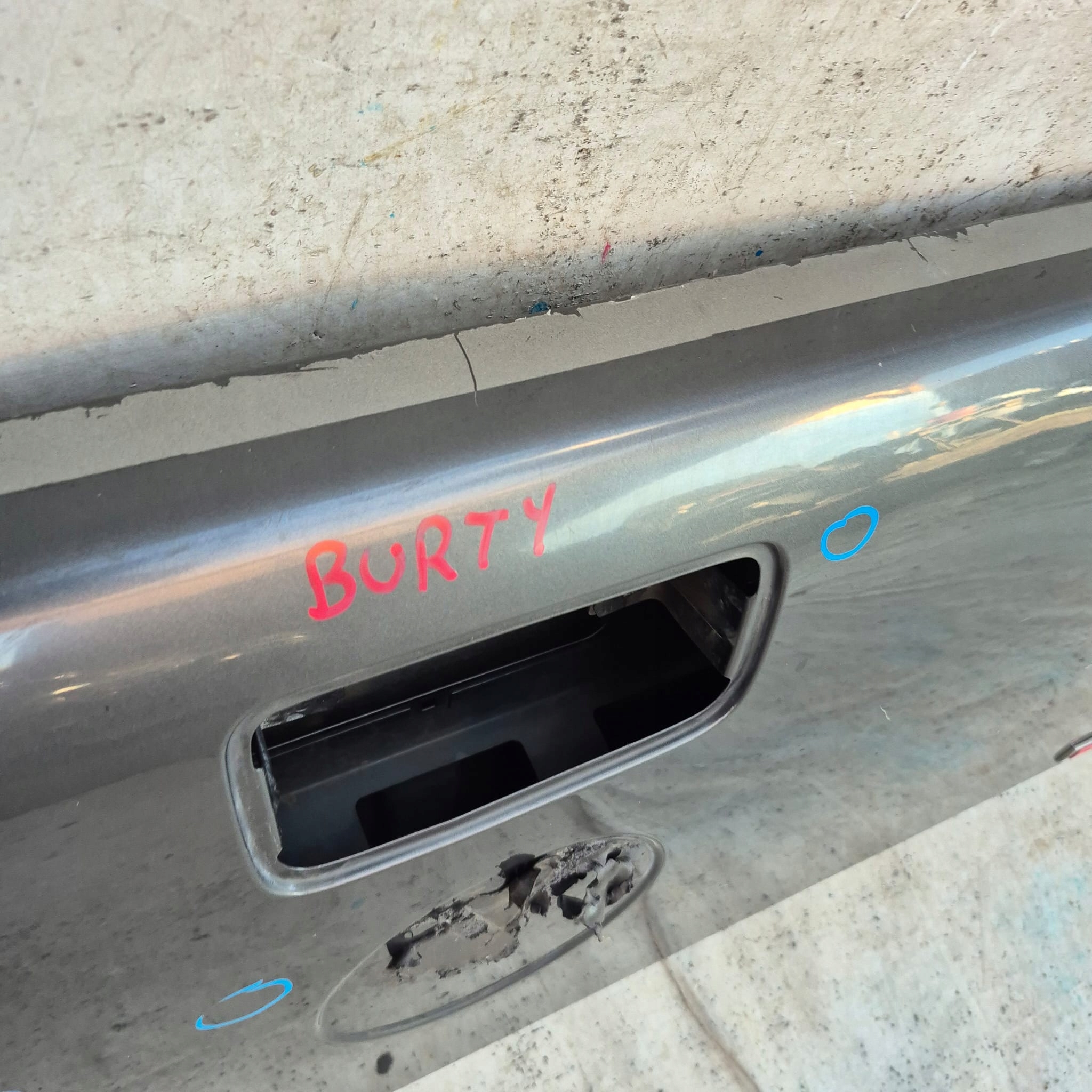 VW AMAROK 2H 10- trunk door boot BURTA rear part