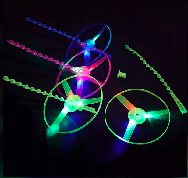 LATAJĄCA ZABAWKA ŚMIGŁO ŚWIECĄCE LED LATAJĄCY DYSK WYRZUTNIA HELIKOPTER 4x Bohater brak