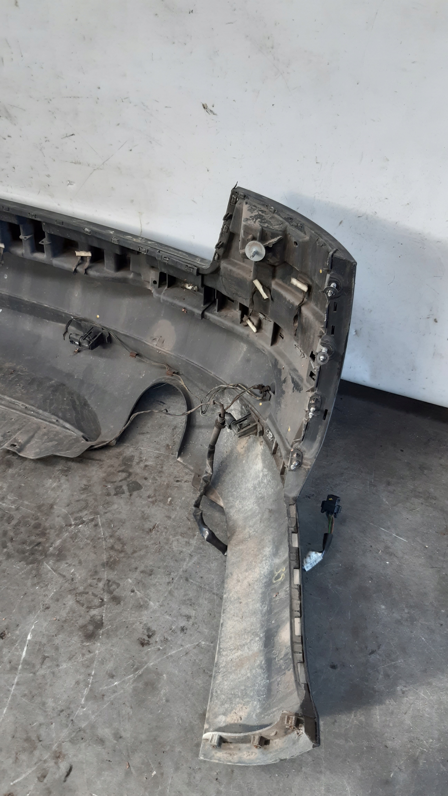 bumper rear part PDC LZ9Y Audi A8 D3