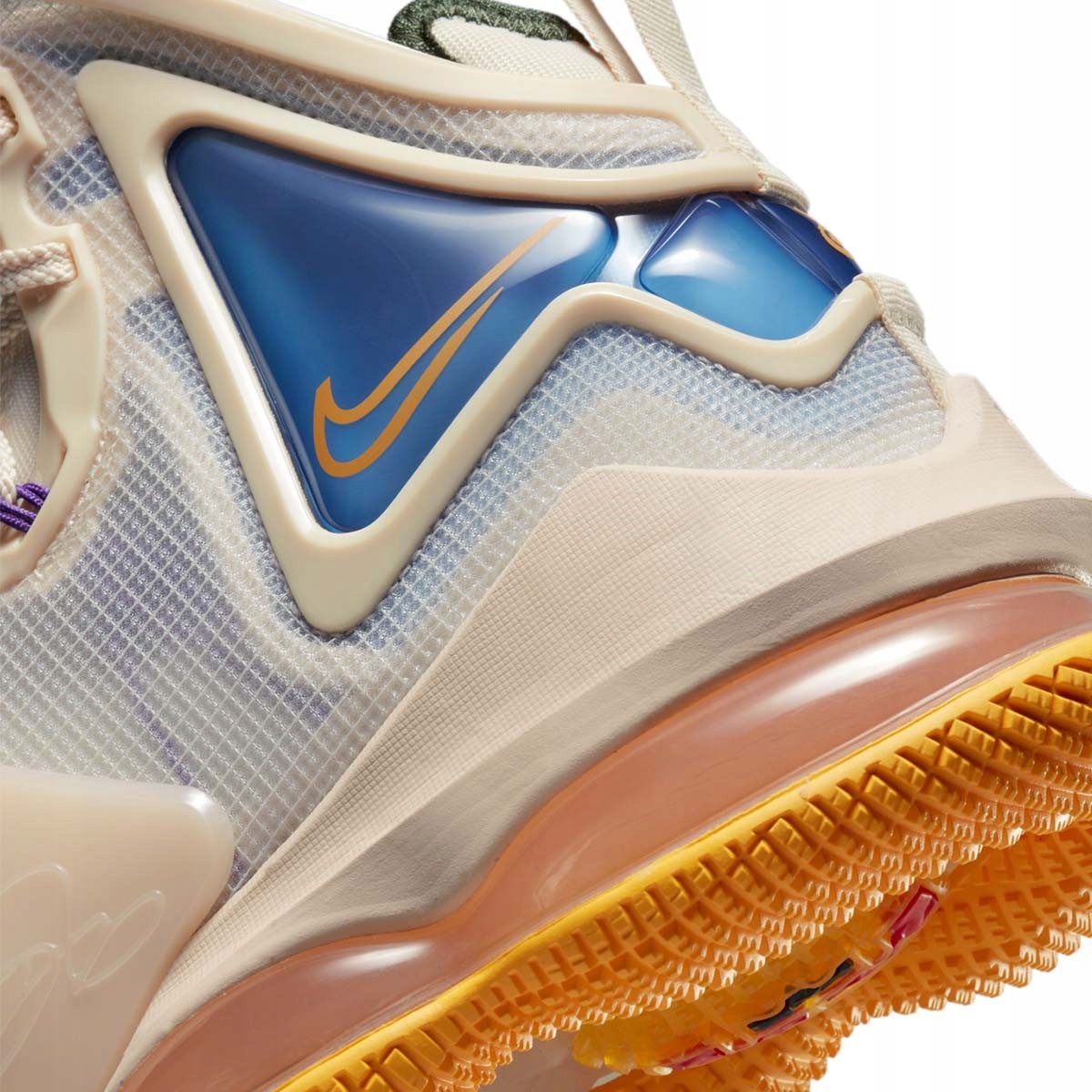 Buty Do Koszykówki Nike LeBron James XIX r.44 Model LeBron XIX