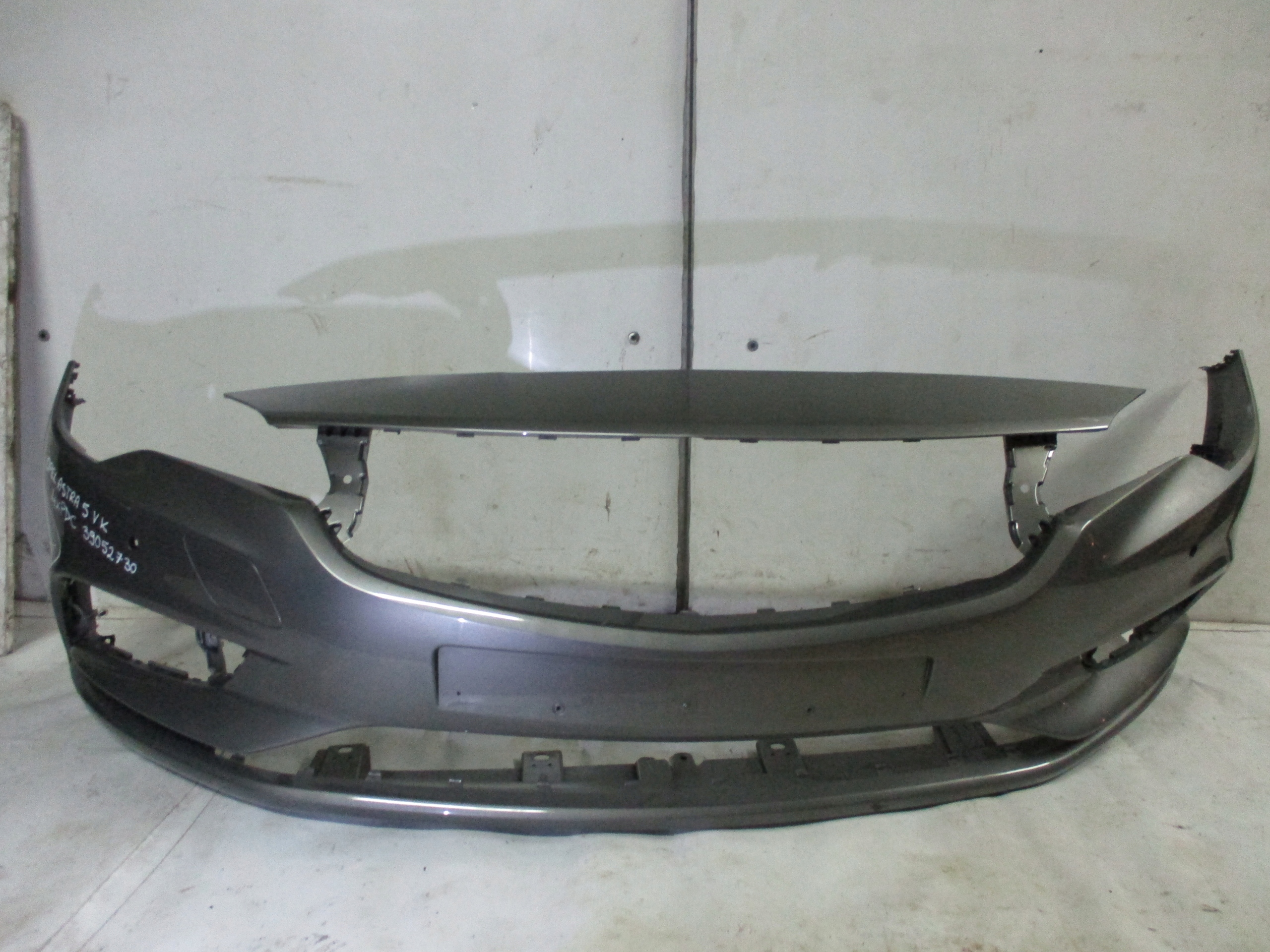 nárazník předek přední Opel Astra 5 VK 4xPDC 39052730
