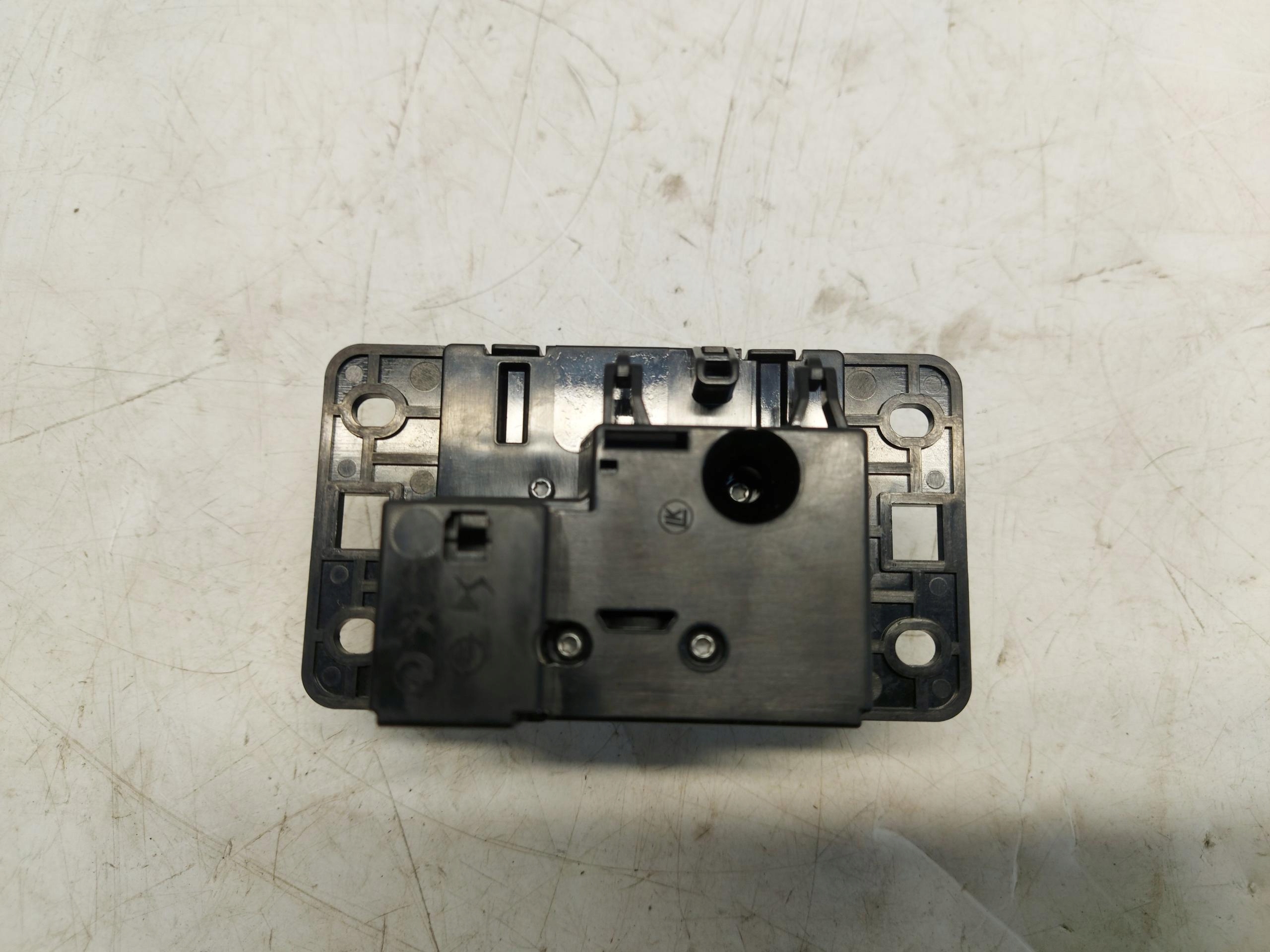 Peugeot 408 GT P54 switch changes of the gear