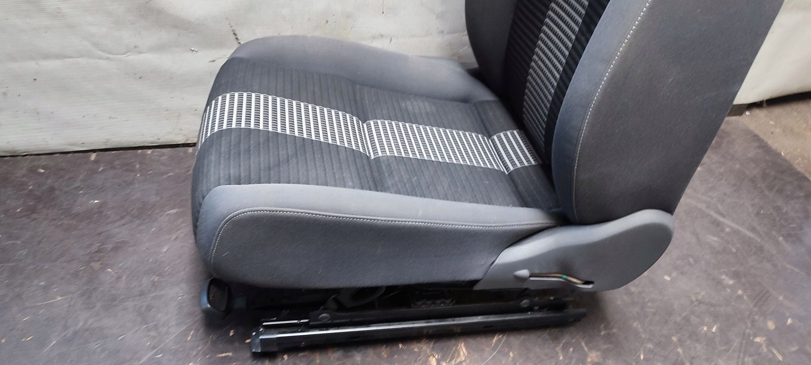 sedačka předek přední pravý spolujezdce podgrzewany VW Golf plus
