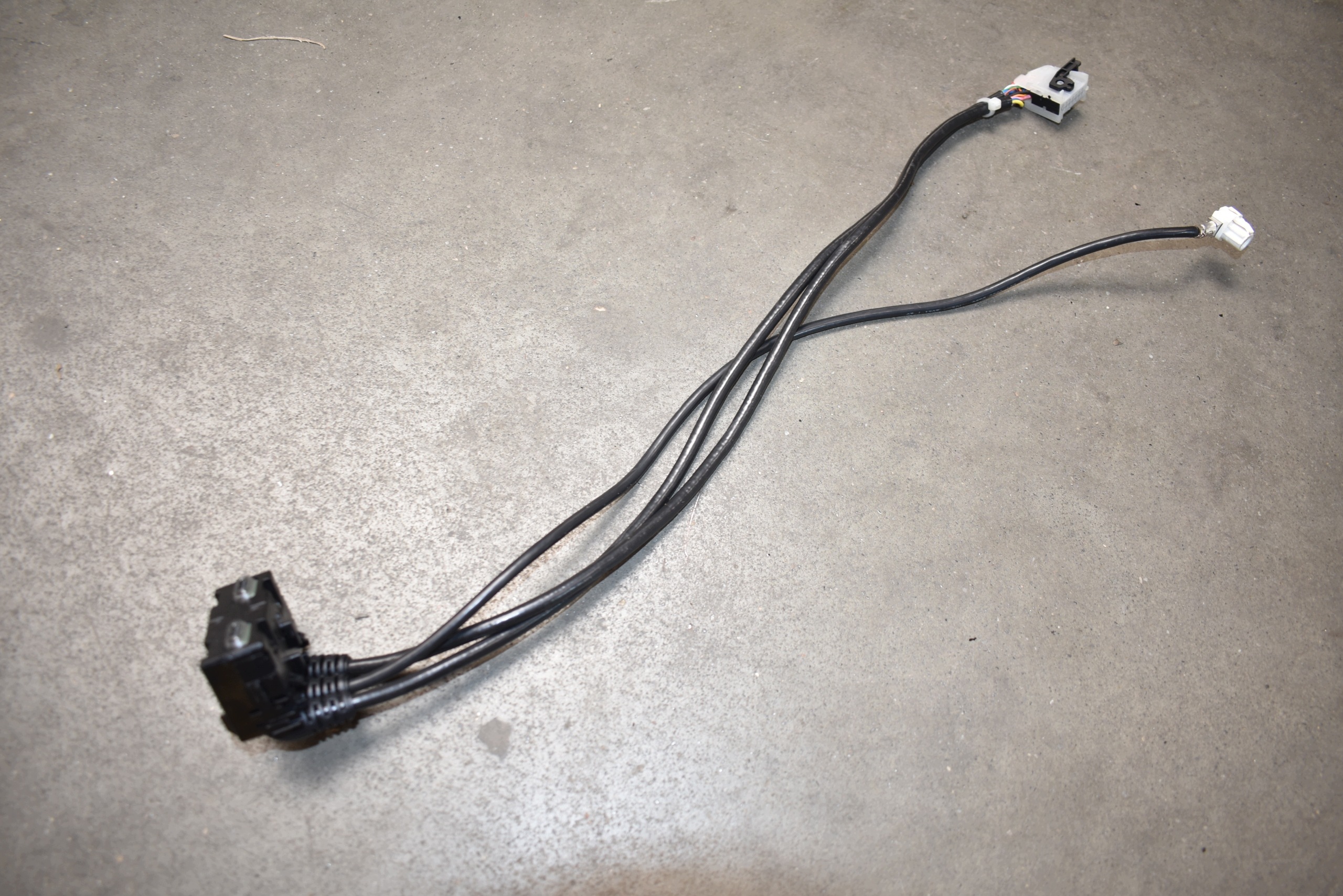 IDEALNE USB-C x 2 MERCEDES 1