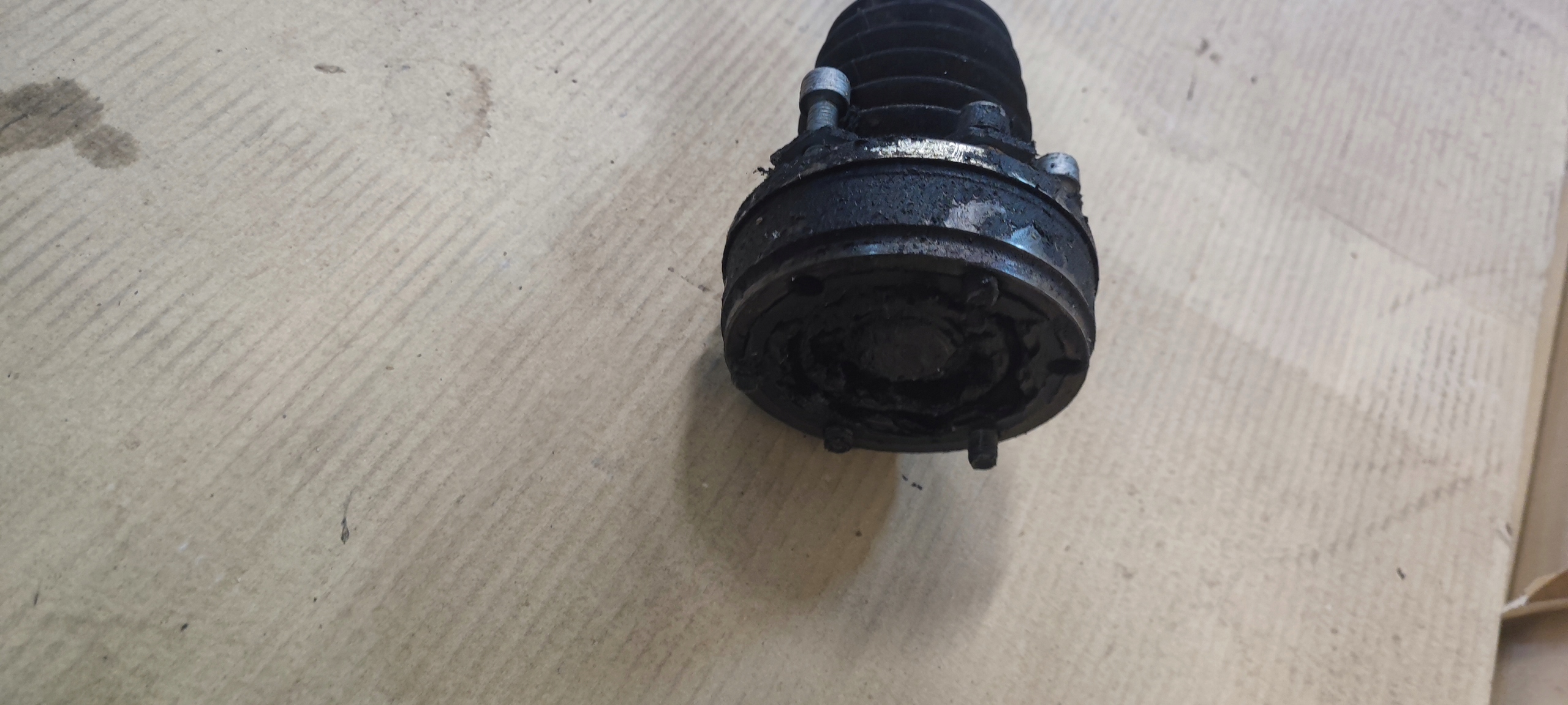 SKODA FABIA II 07-10r. semi-axis semi-axis left 1.2 B