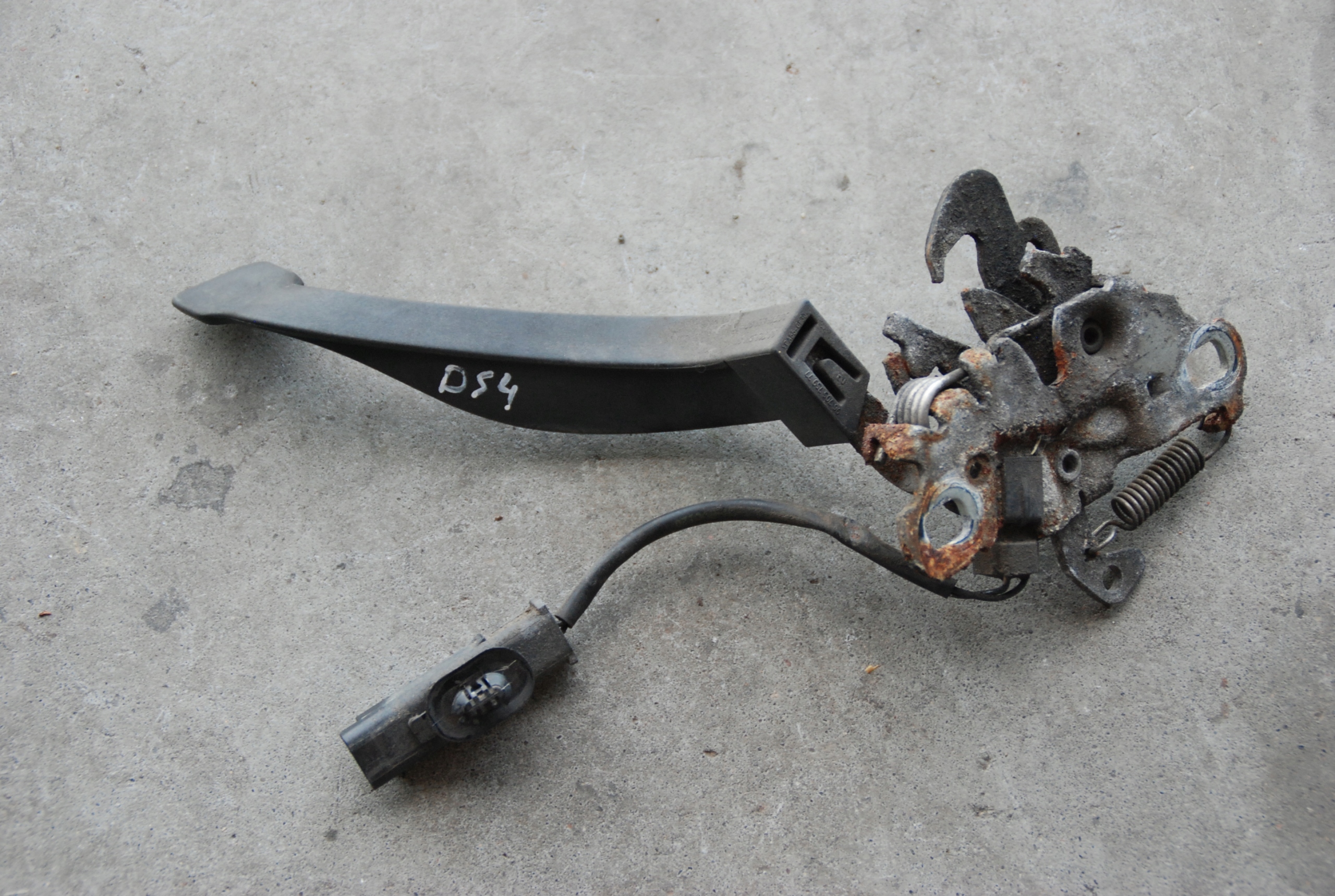 9670552080 - ЗАМОК КАПОТА ПЕРЕДНЬОГО CITROEN DS4 2011-2015 РІК