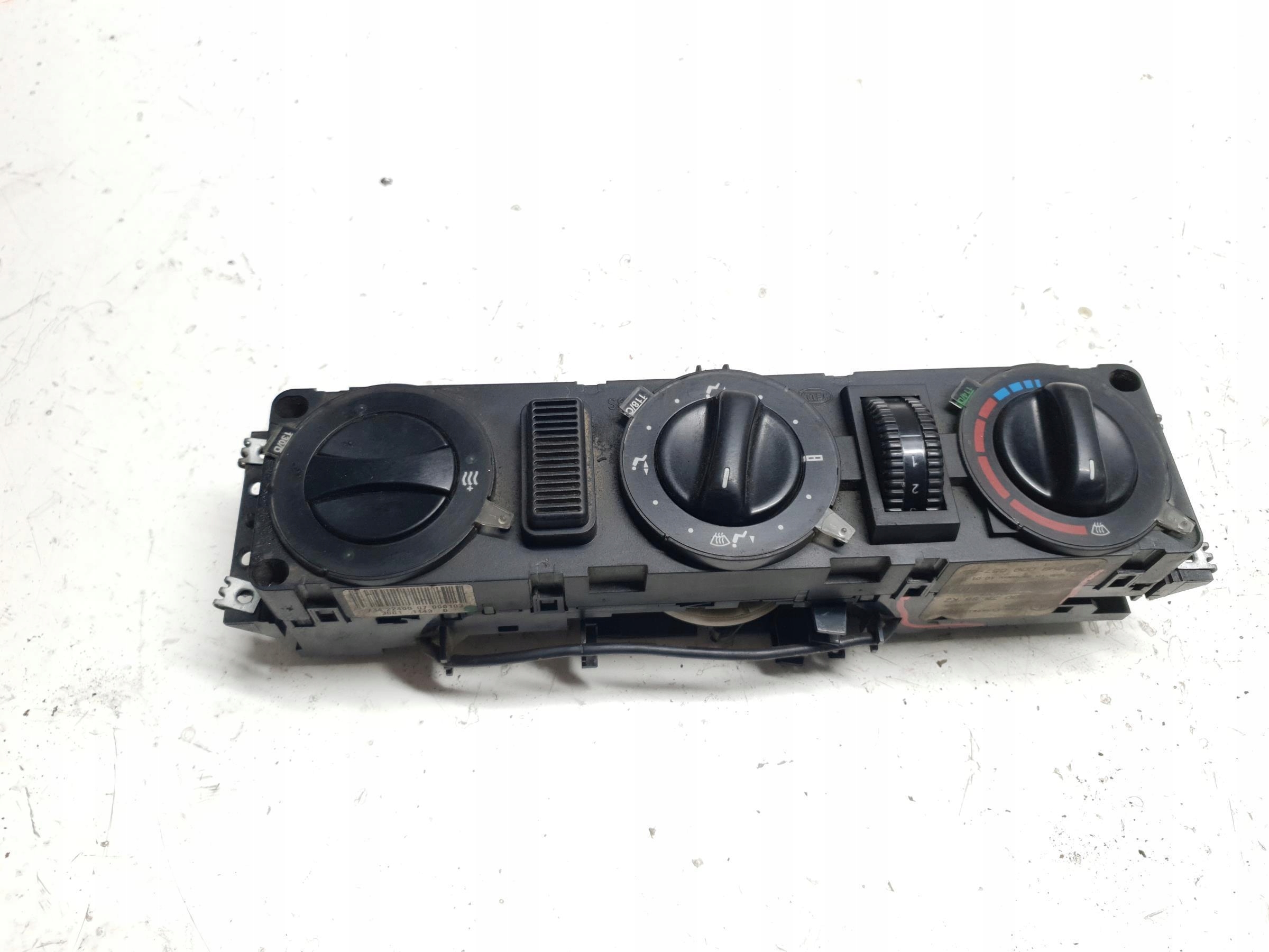 PANEL NAWIEWU MERCEDES-BENZ VITO W638 Producent części Mercedes-Benz OE