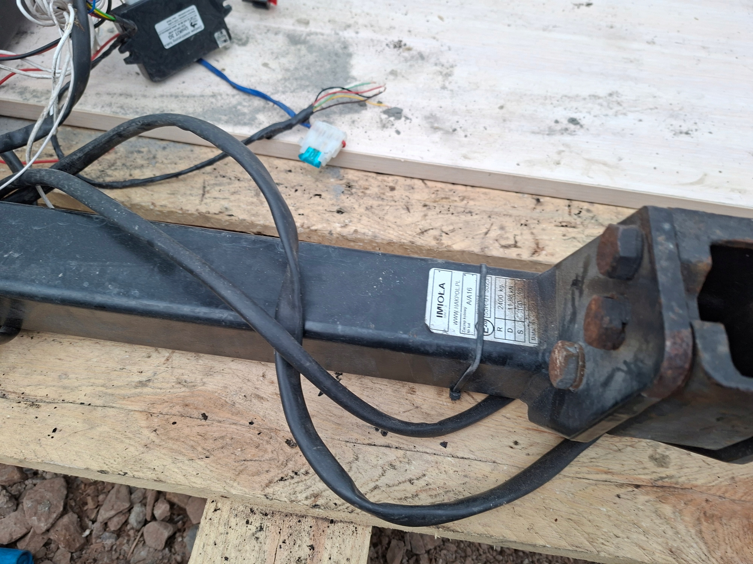 tow Audi A4 b8 a5 8T 55R-013523