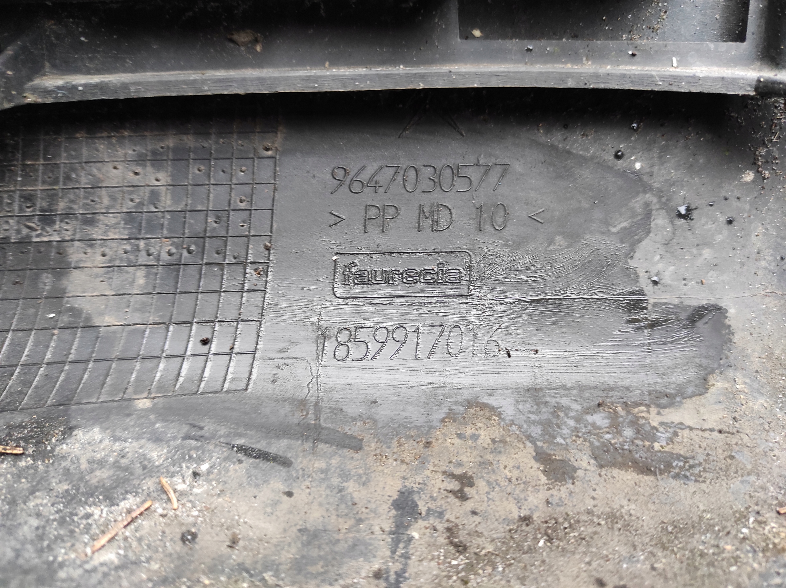 nárazník předek přední CITROEN C6 9647030577