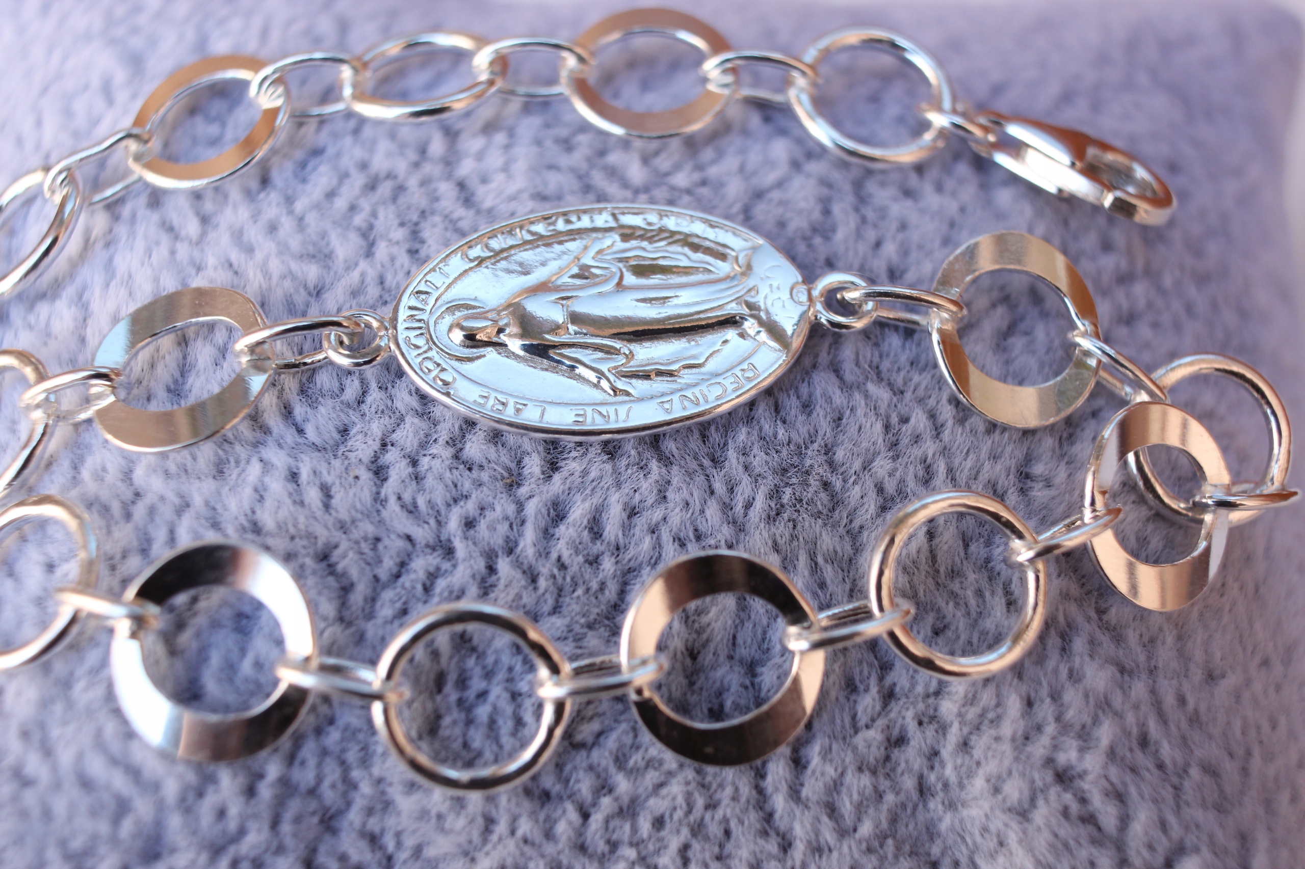 BRANSOLETKA ZAWIERZENIA BOCZNY MEDALIK srebro ok. 7 g Marka inny