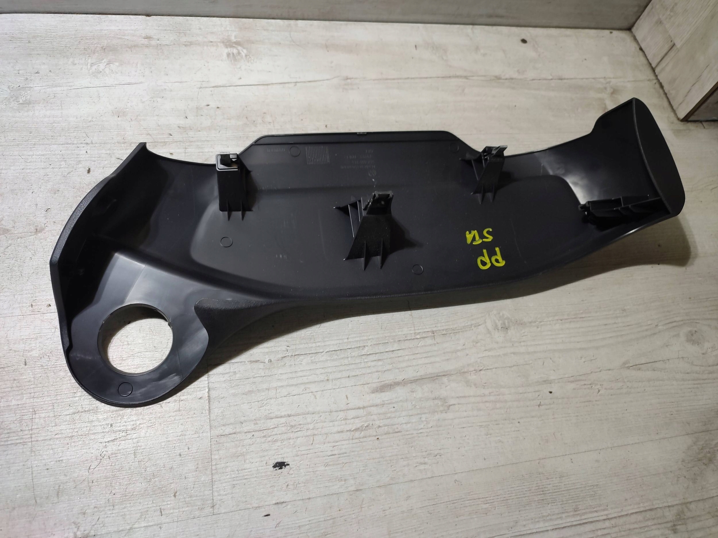 Volkswagen Touran III 2020 front side right side seat