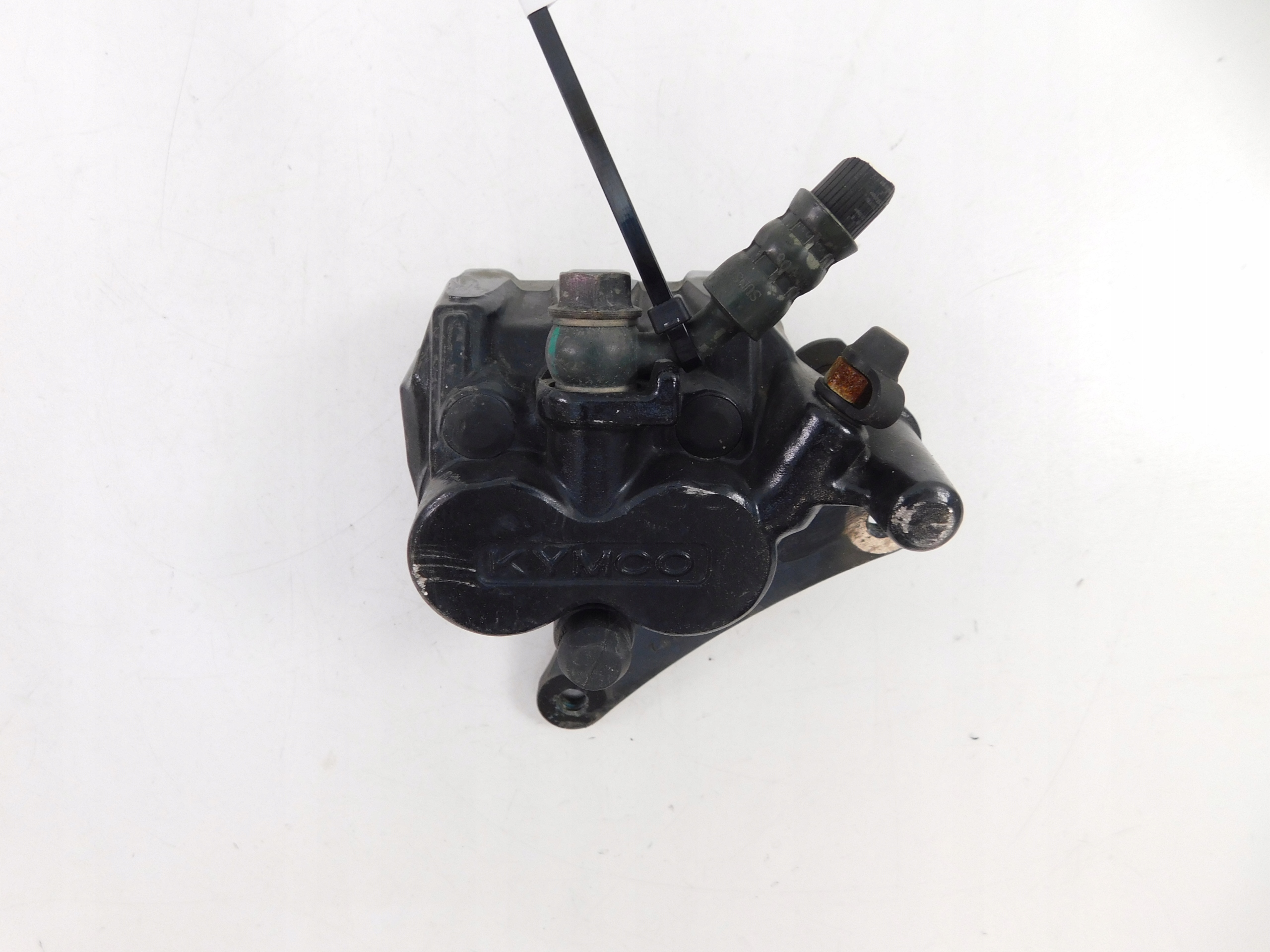 KYMCO KPW K-PIPE 50 ТОРМОЗНОЙ СУППОРТ ПЕРЕДНИЙ