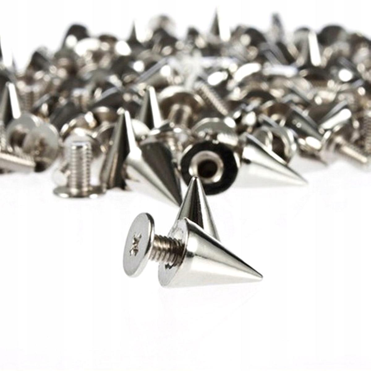 

100 sztuk 7 * 9mm Metalowe kolce stożkowe Przykręc