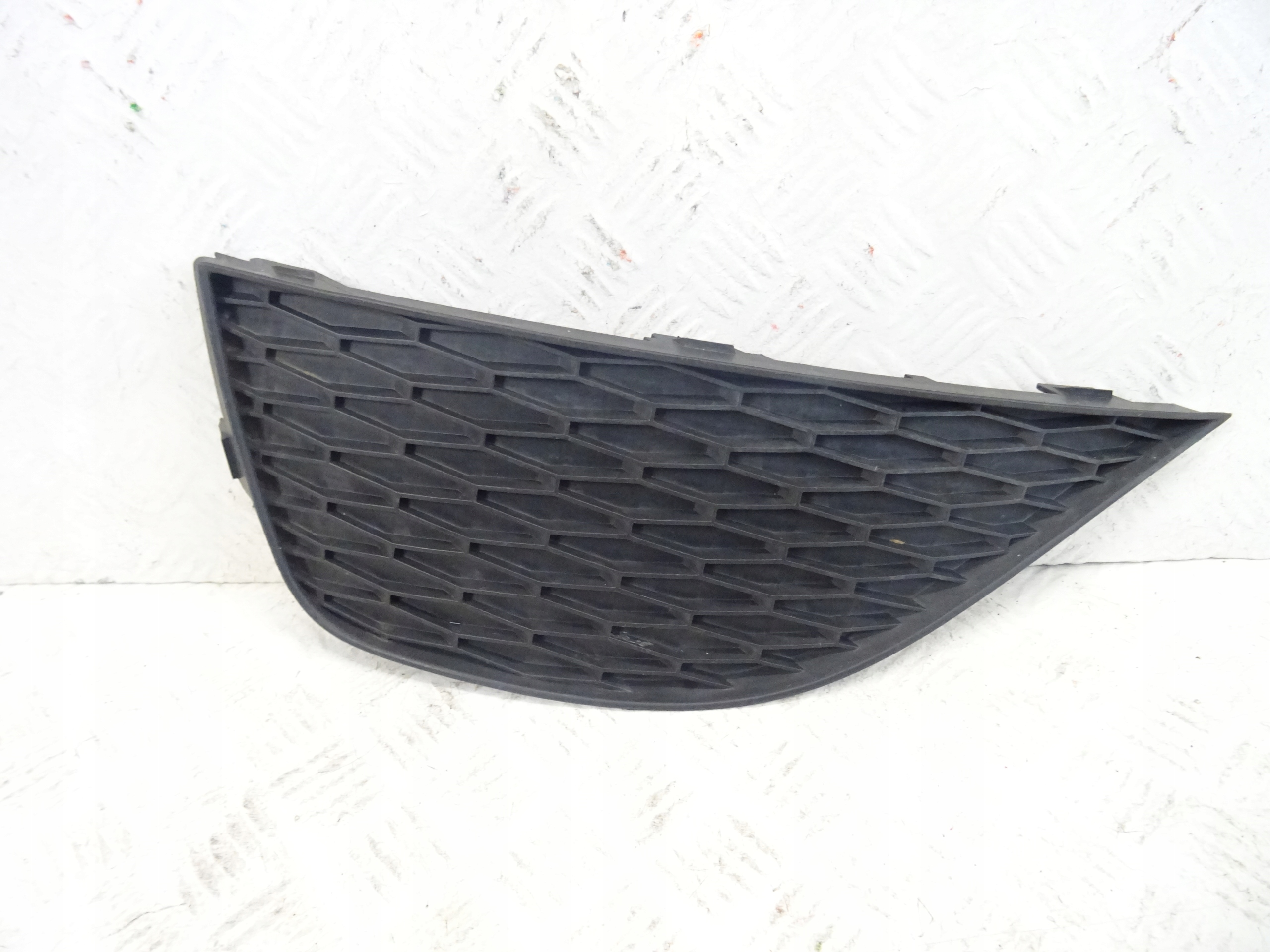grid of a bumper front front left SEAT IBIZA IV 6J 6J0853665