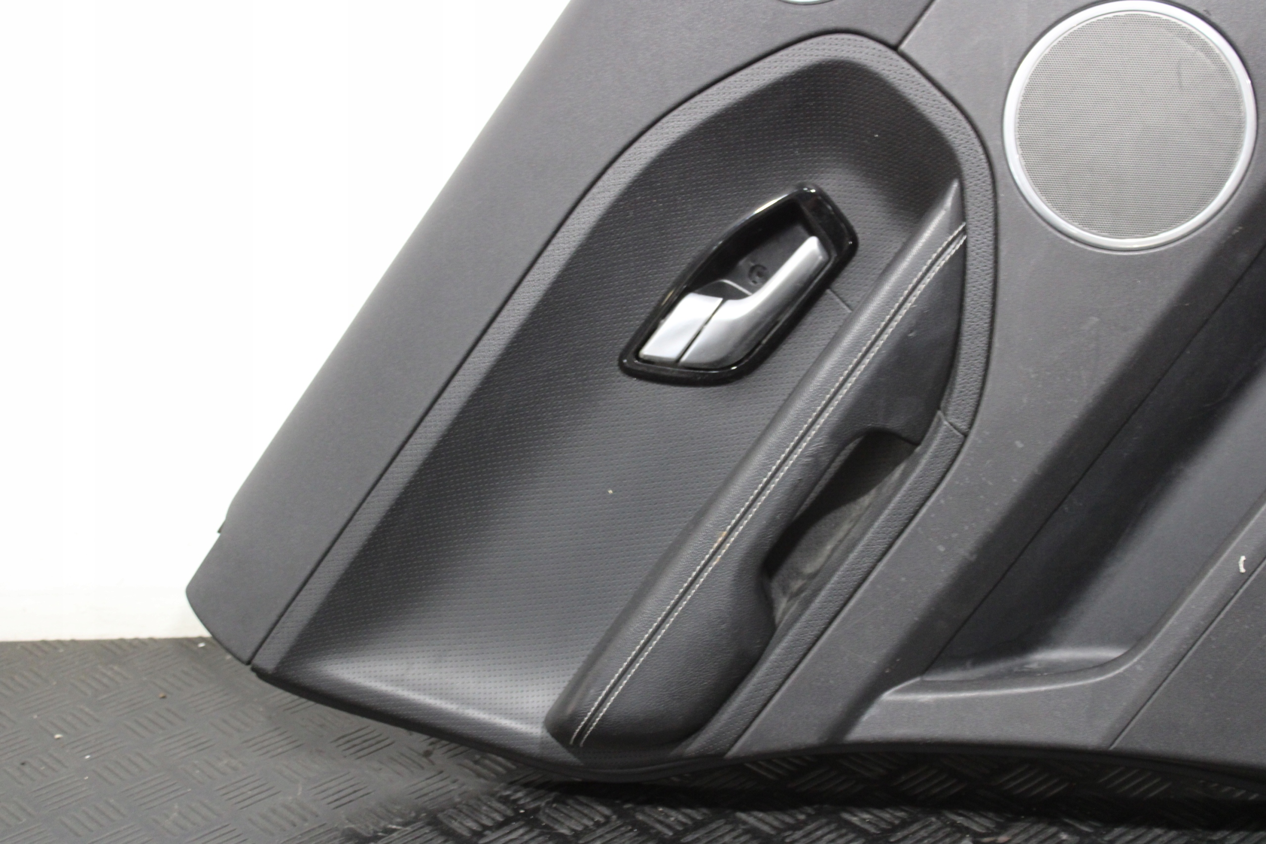 upholstery side door left rear part LAND ROVER EVOQUE L538