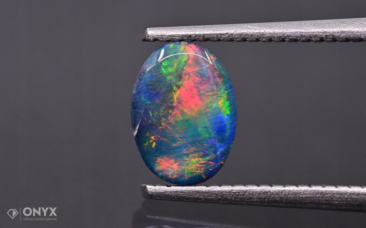 Opal Australská mělká konvexní dublet ovál 7x5 m