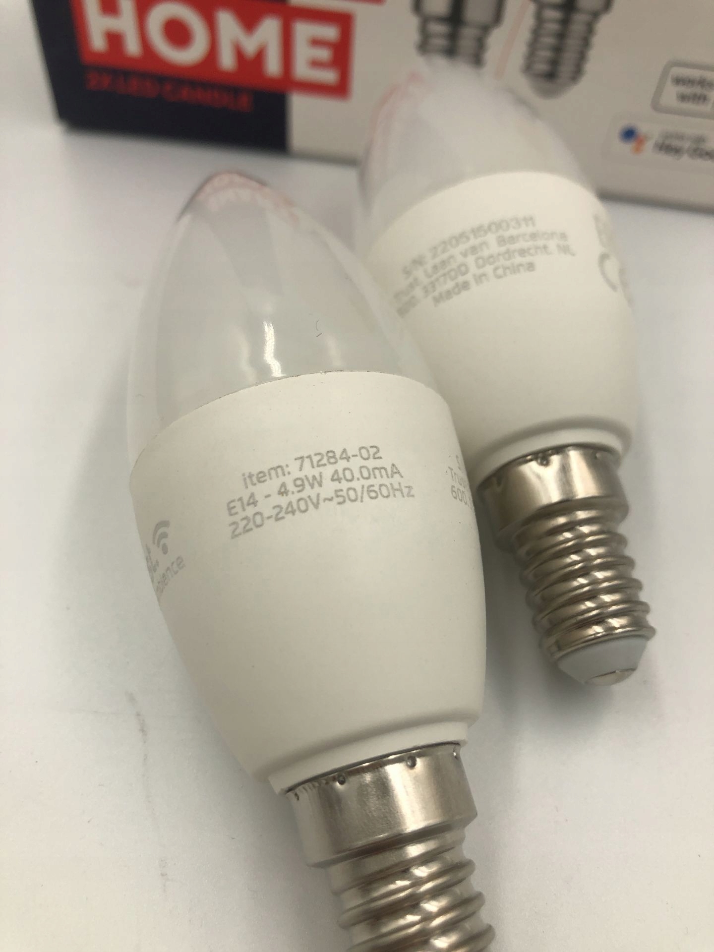 Inteligentna żarówka LED TRUST 71297 WiFi Moc 5 W