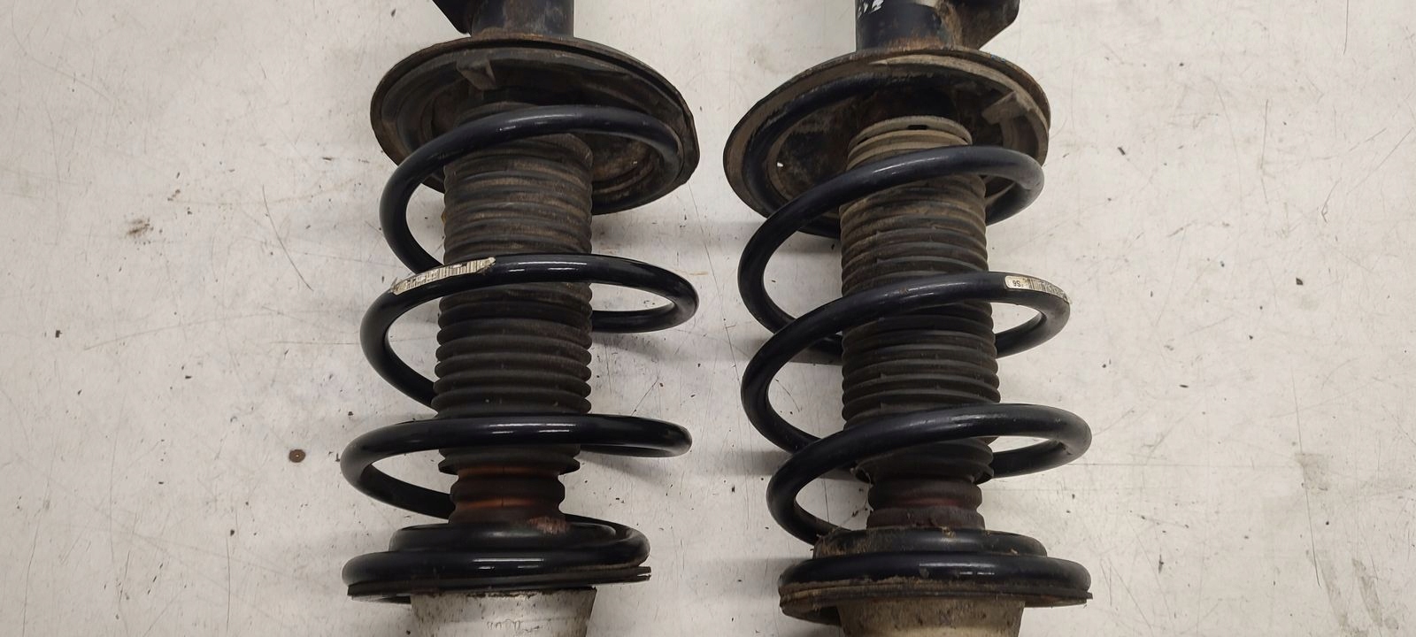 shock absorber spring front sususpension BMW E83 X3 LIFT 2,0D