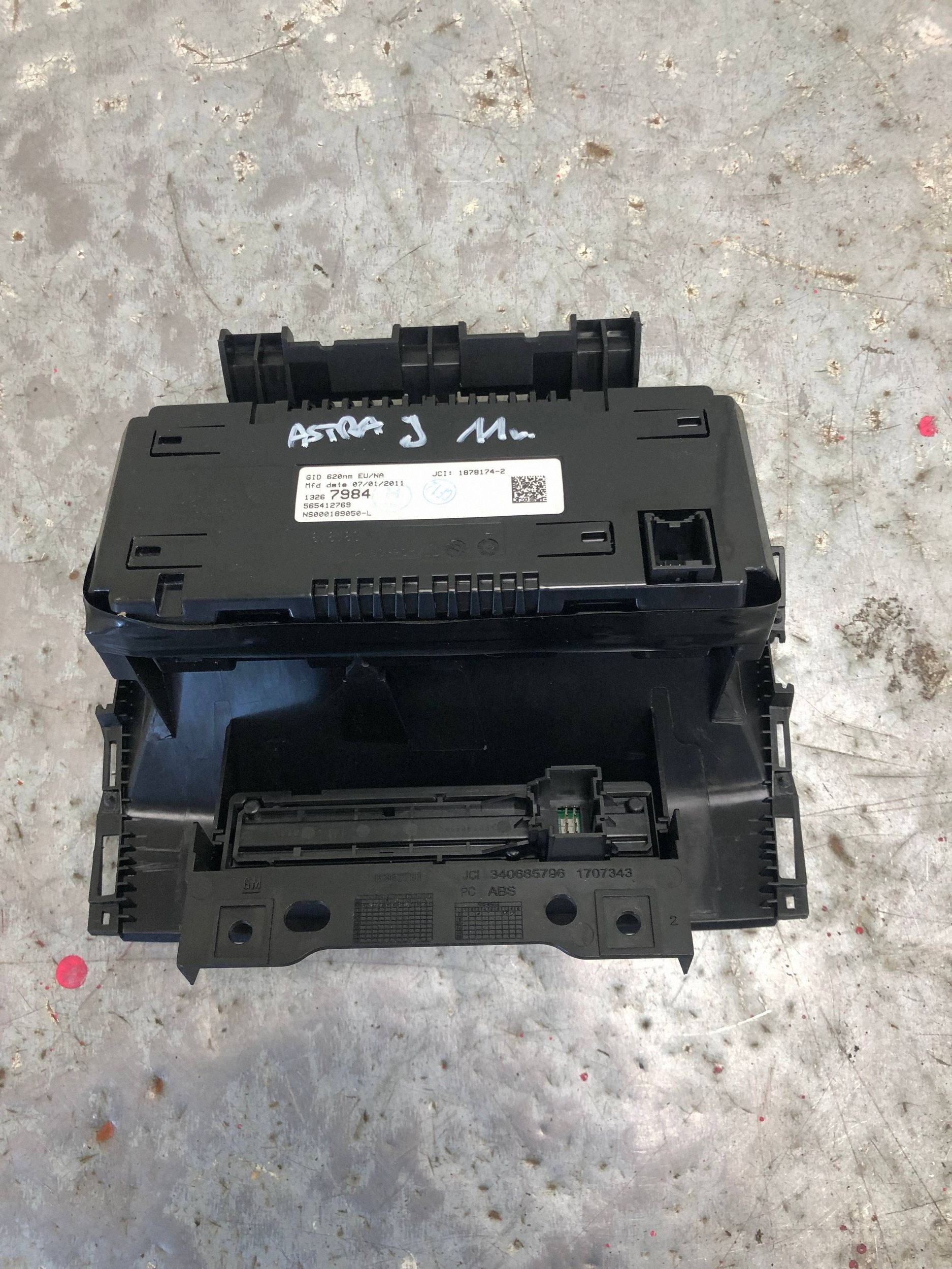 display OPEL ASTRA J 13267984 13362791