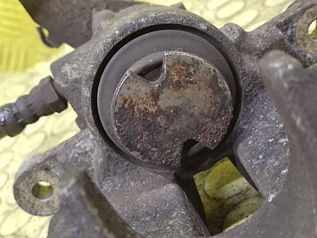 FIAT STILO 1.9 D caliper brake right rear part