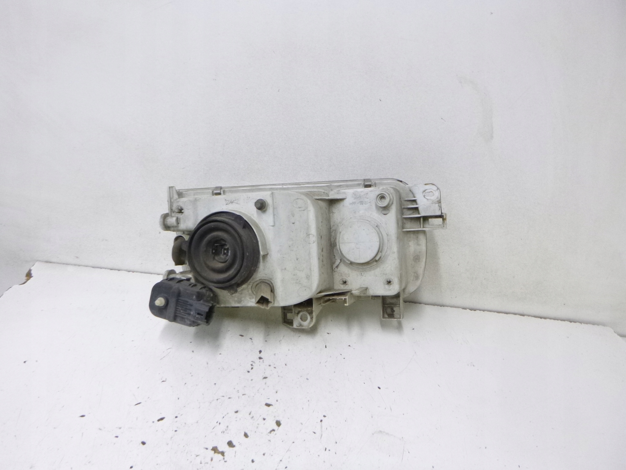 light front Nissan Vanette 1999r.