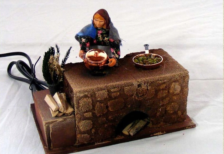 Pohyblivá Figúrka gazdinka v kuchyni 10x16x12 cm 220 V