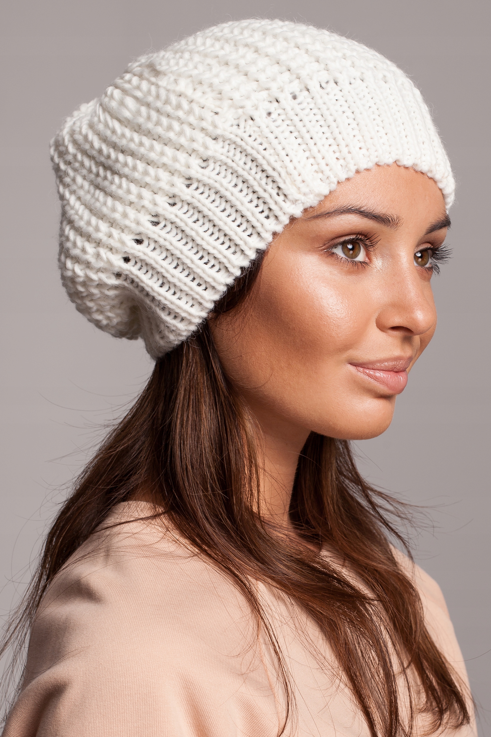 CZAPKA DAMSKA ELEGANCKI BERET CIEPŁY ECRU Marka BeWear