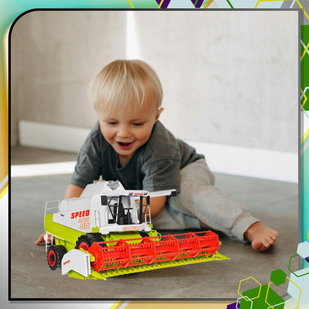 ZABAWKA DLA DZIECI KOMBAJN Z NAPĘDEM Z PRZYCZEPĄ RUCHOME ELEMENTY PREZENT Materiał plastik