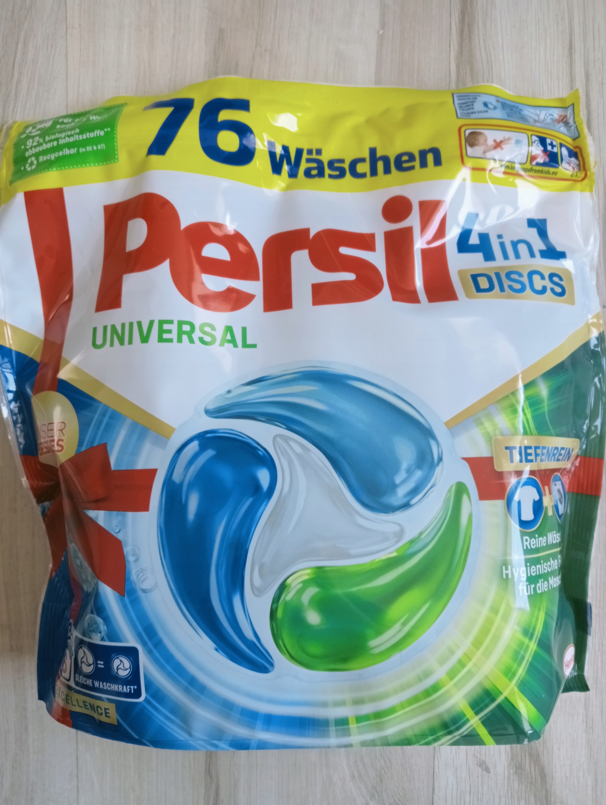 Levně Kapsle Na Praní Persil Universal 4IN1 Discs 76 Praní 1,292 kg z Německa