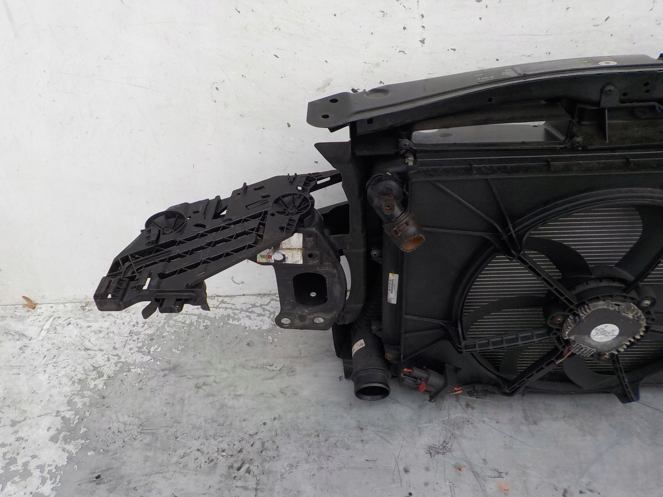 810 SKODA OCTAVIA II LIFT 2.0 TDI support panel for radiators sider radiator