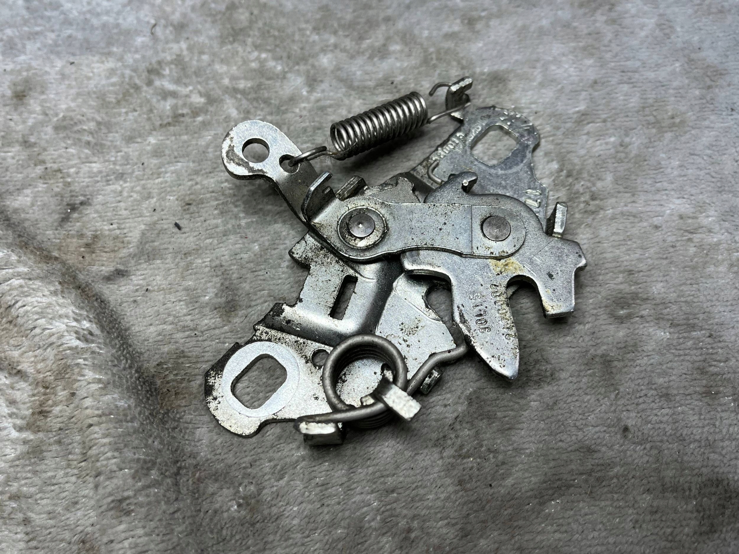 bonnet latch lock Peugeot 208 and 9673285680 !J
