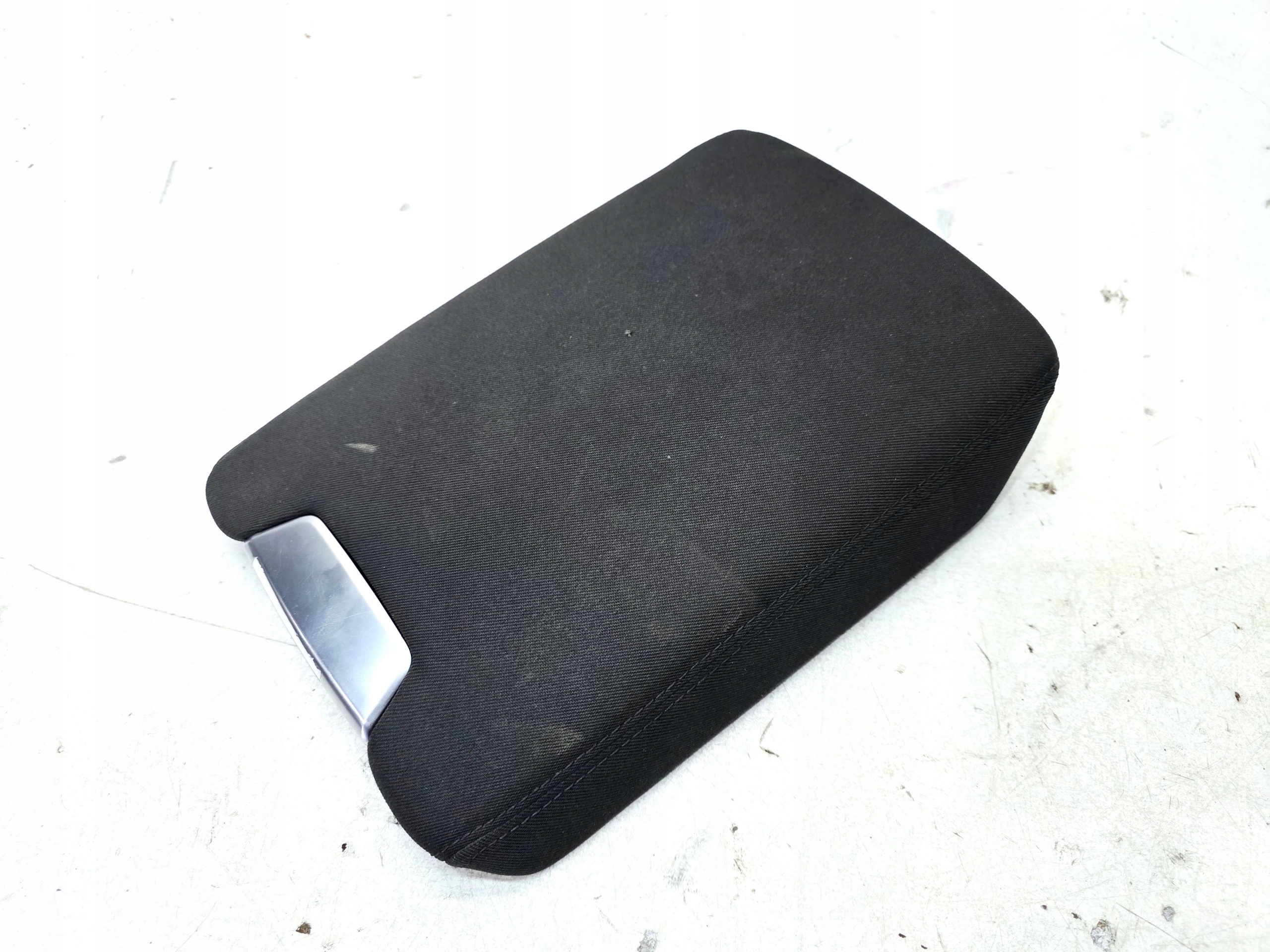 armrest front adjustable AUDI A6 C8 4K0864283H SU9 MATERIAL