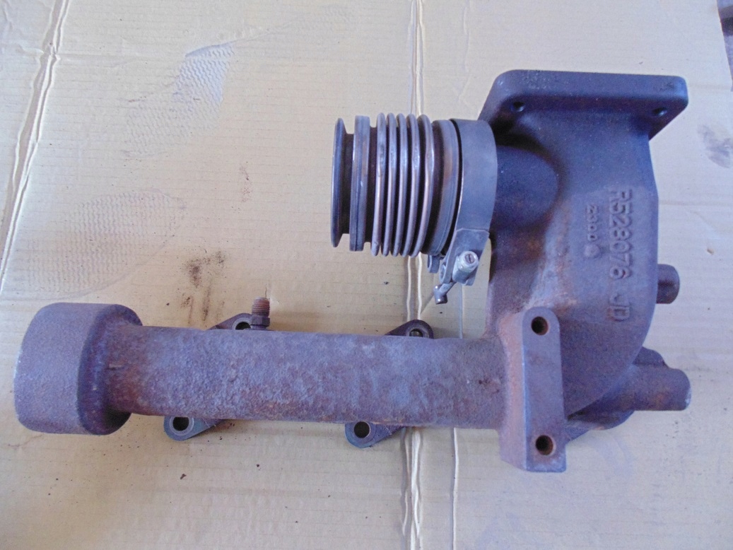 Выпускной коллектор R528076 John Deere 7230R 2011R